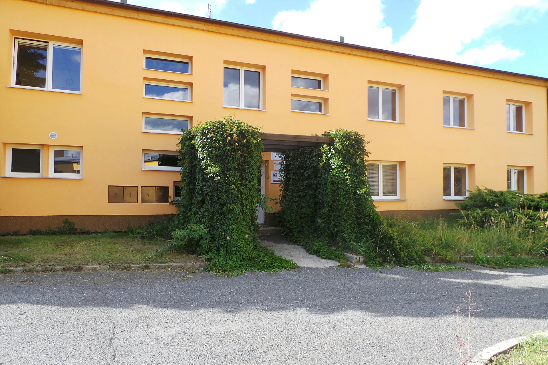 Střední odborná škola a Střední odborné učiliště Dubno - domov mládeže