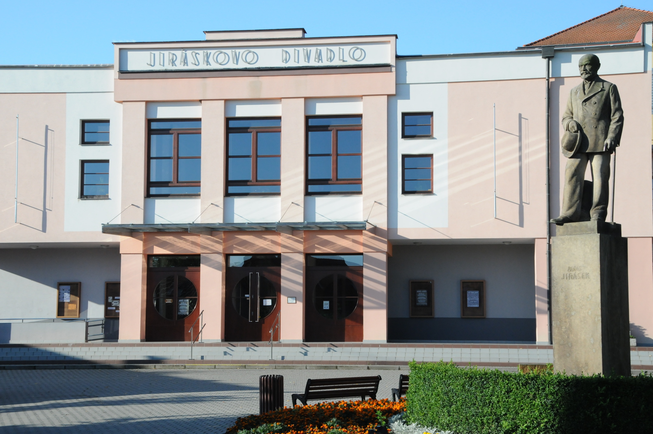 Jiráskovo divadlo