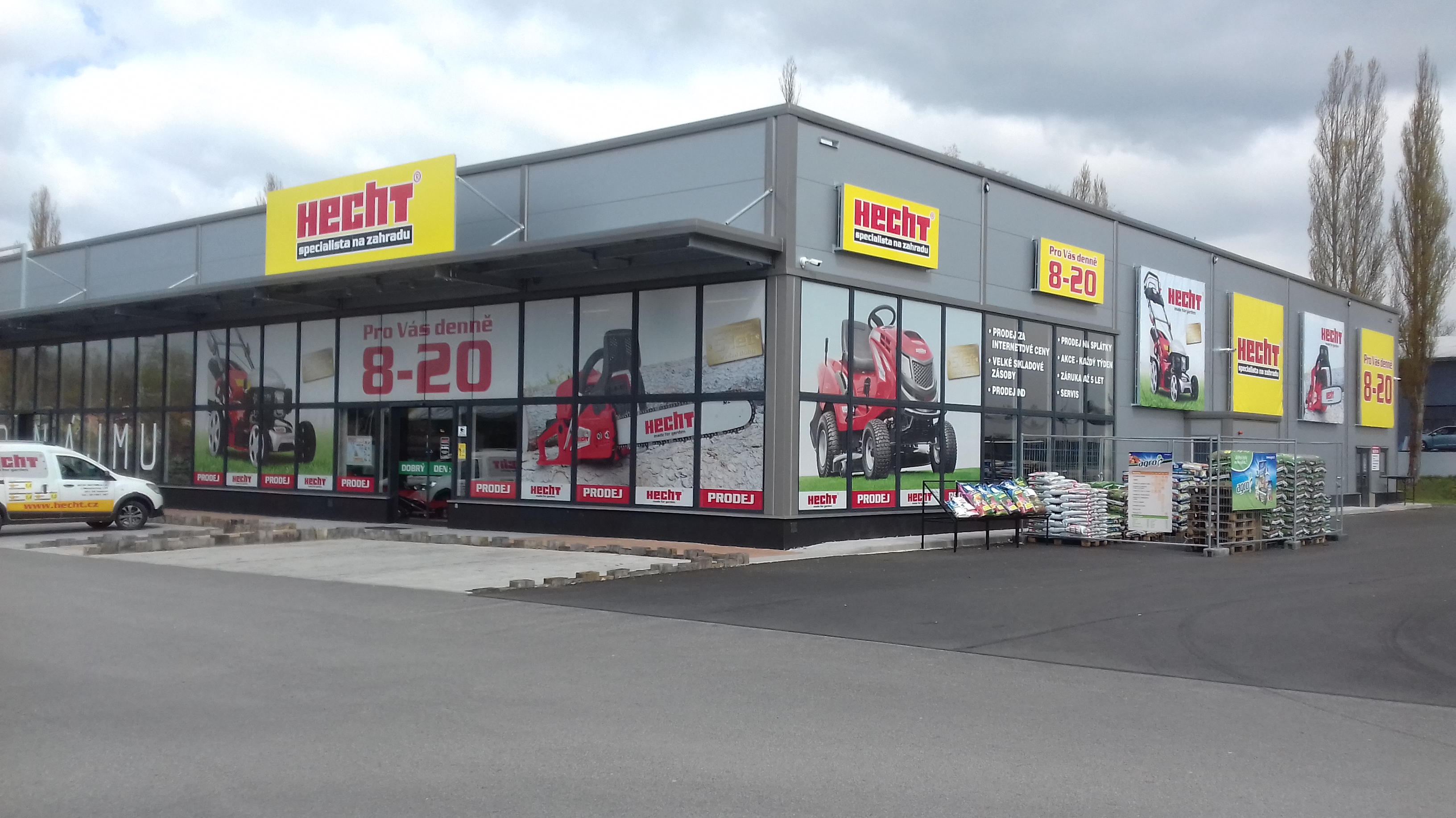 HECHT - specialista na zahradu foto 2