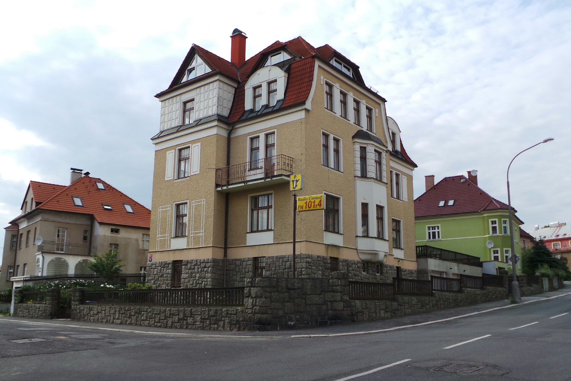 MEDIA Contact, reklamní a televizní agentura, spol. s r.o.