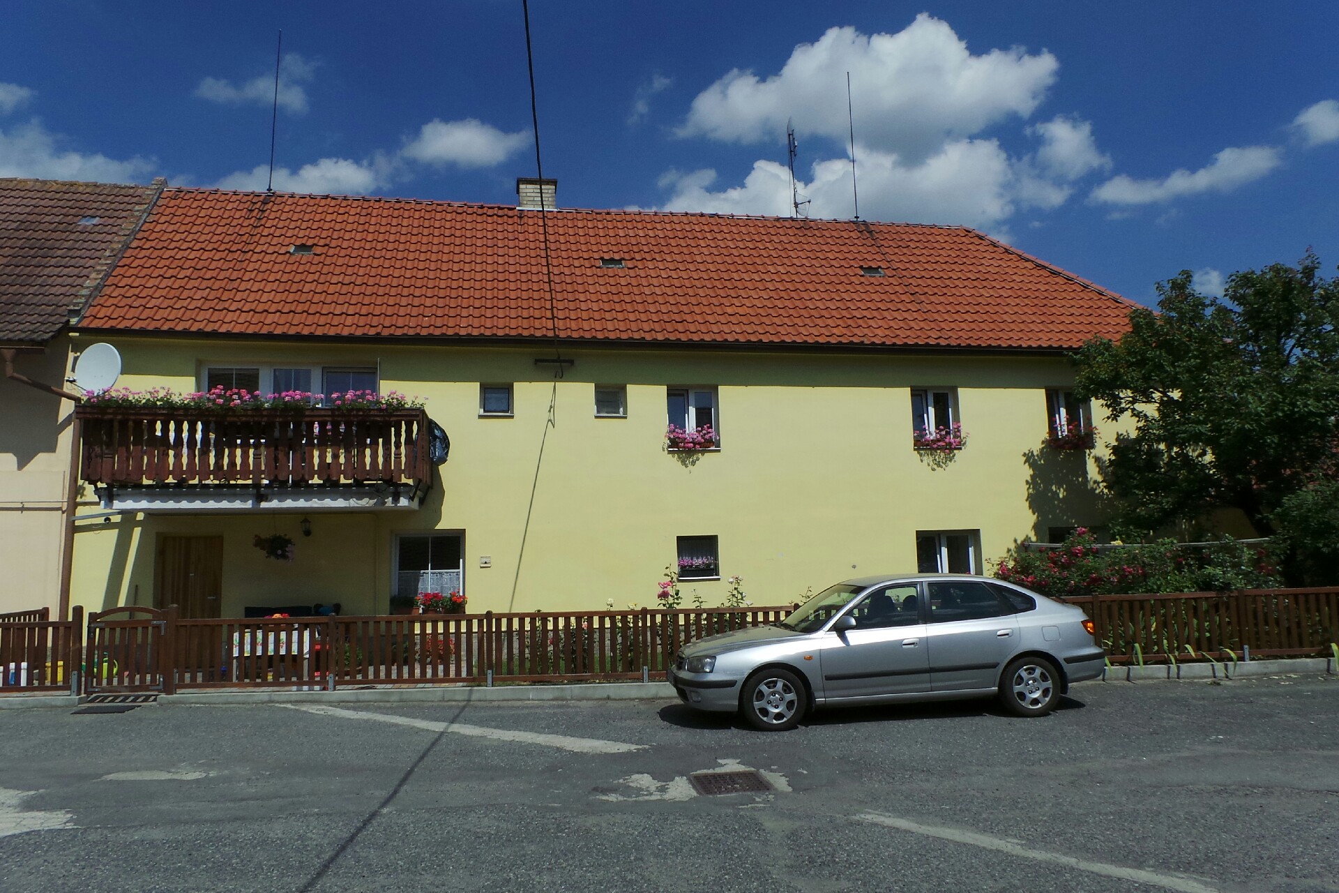 Parkoviště u letiště - Petr Procházka