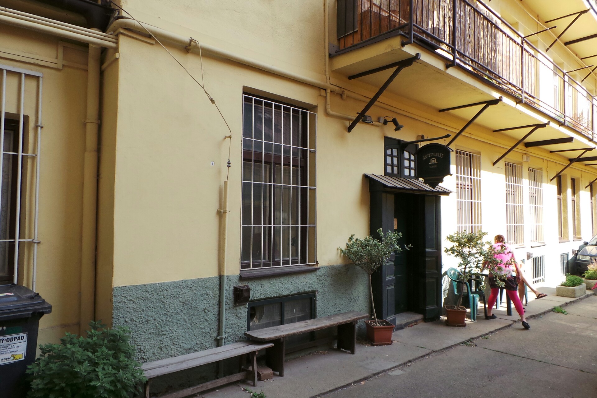 Antikvariatmotyl.cz foto 2