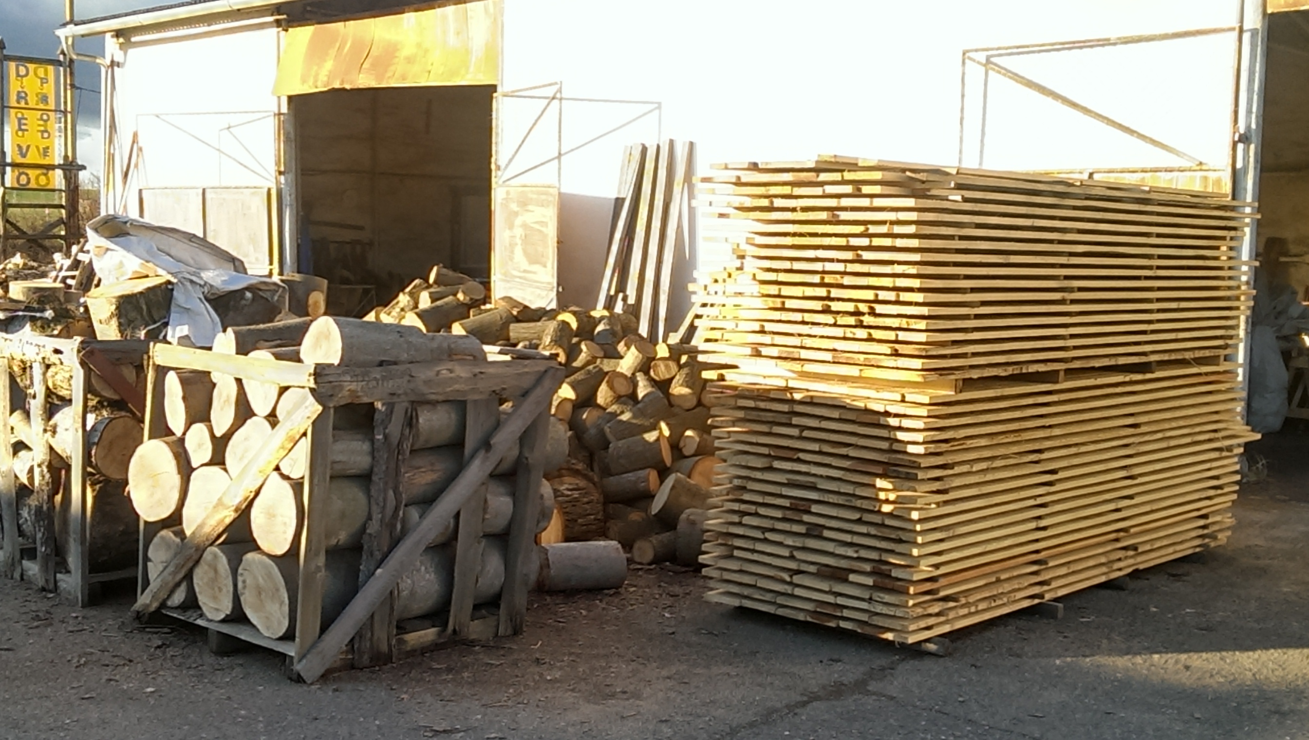 Pila - Dřevoprodej Bylany foto 2