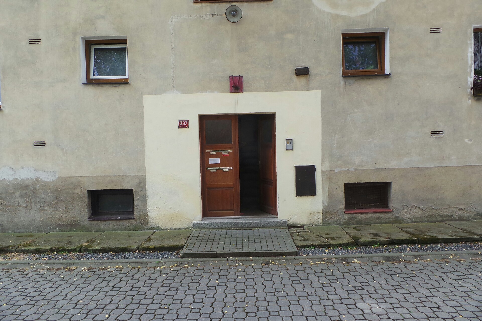 ŽALUZIE ŽOBÉR - Robert Váňa