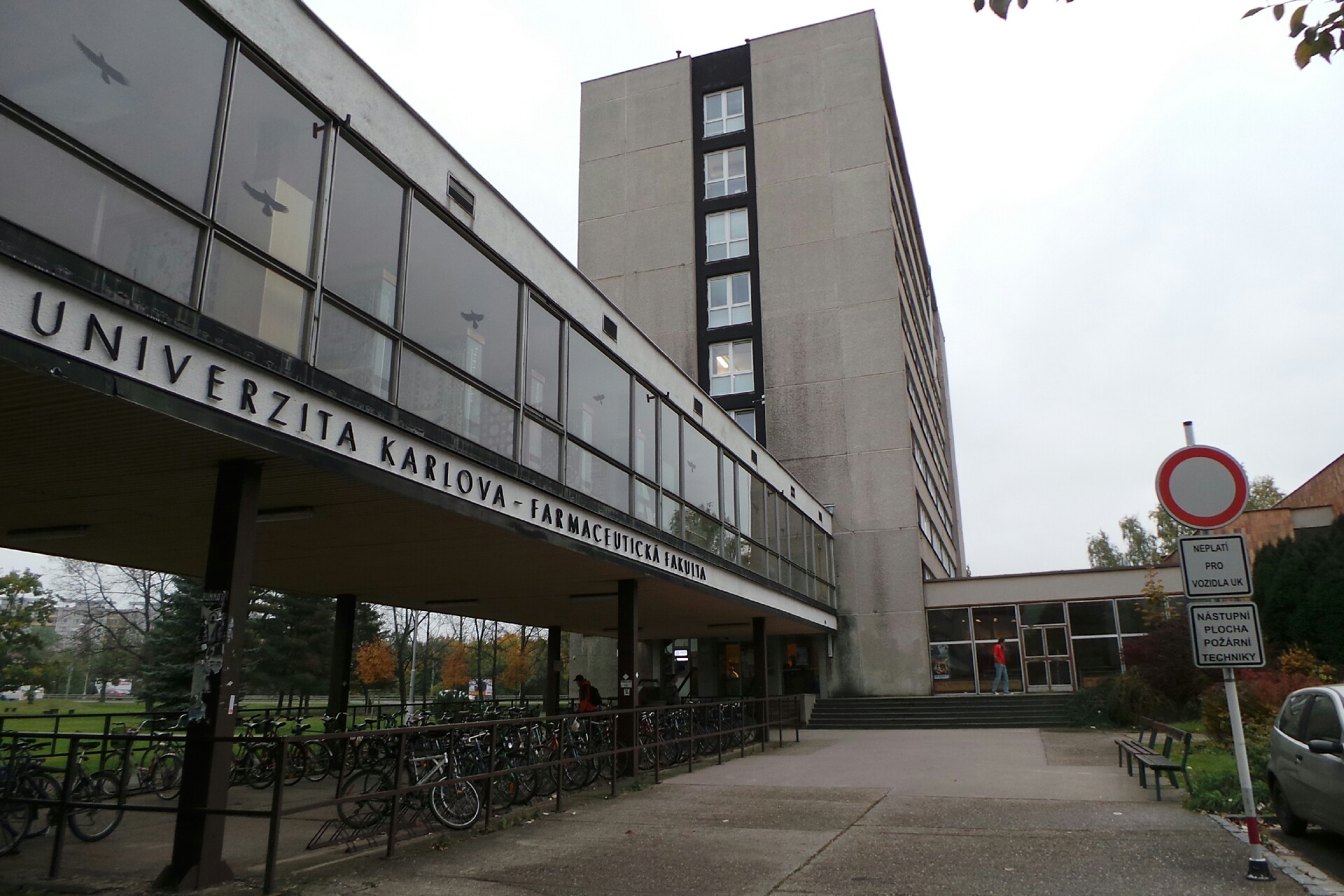 Katedra farmaceutické botaniky Farmaceutické fakulty - Univerzita Karlova