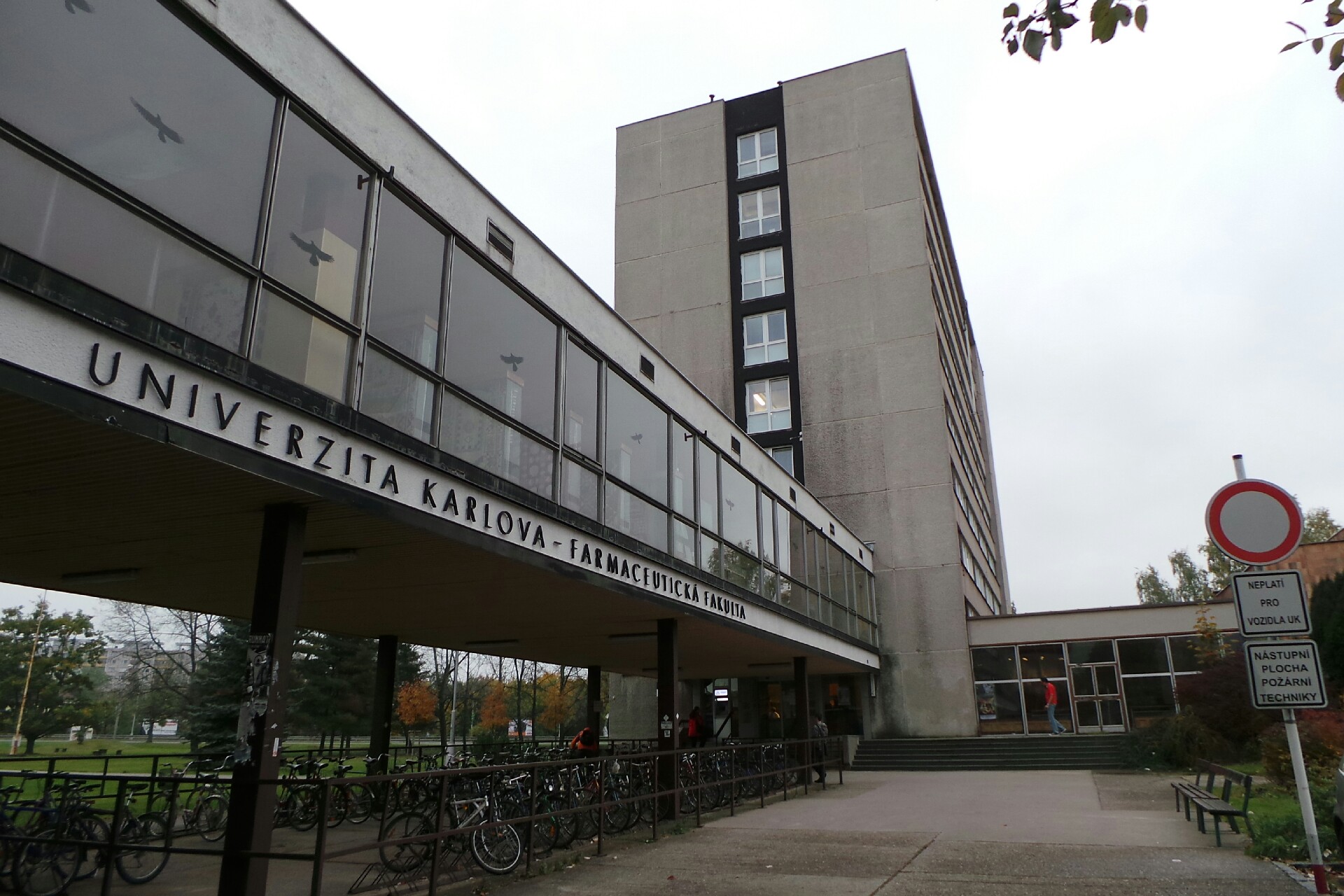 Katedra farmaceutické technologie Farmaceutické fakulty - Univerzita Karlova