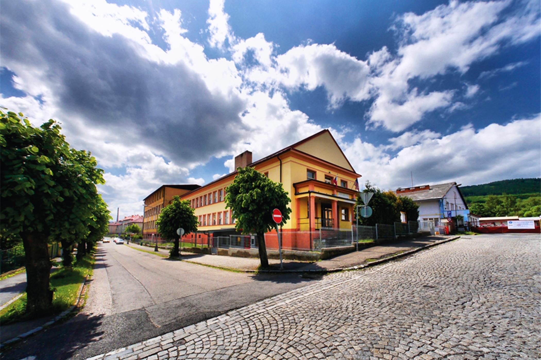 SOU - Střední odborná škola a Střední odborné učiliště, Sušice, U Kapličky 761