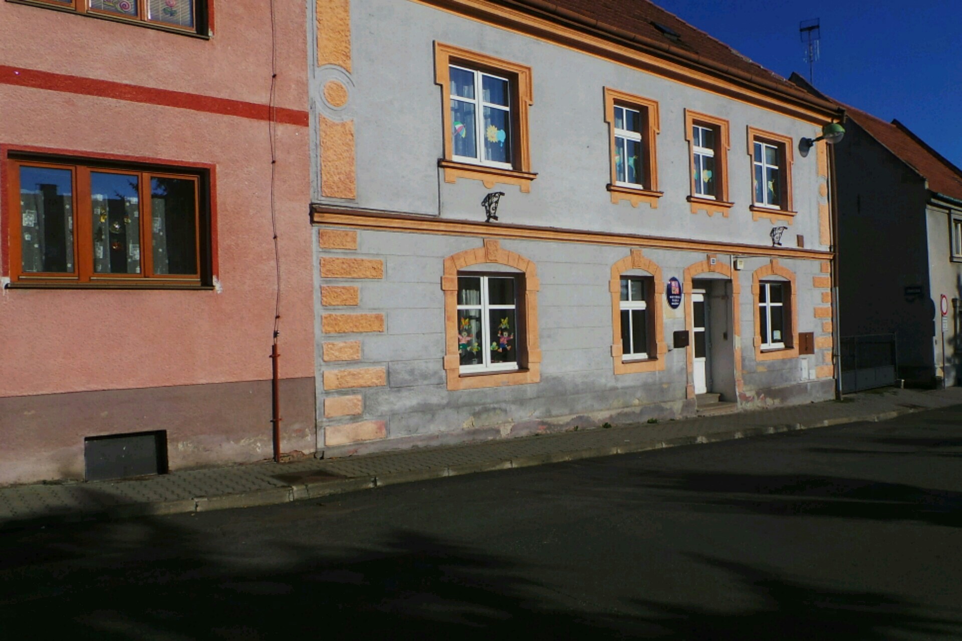 ZŠ a MŠ Mašťov, Náměstí