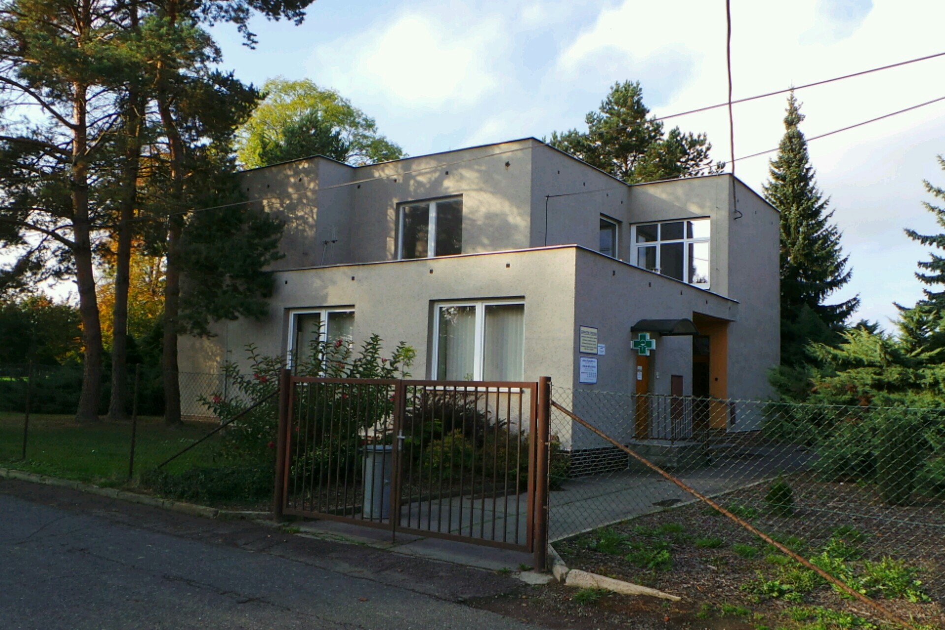 OOVL - L POLIKLINIKA