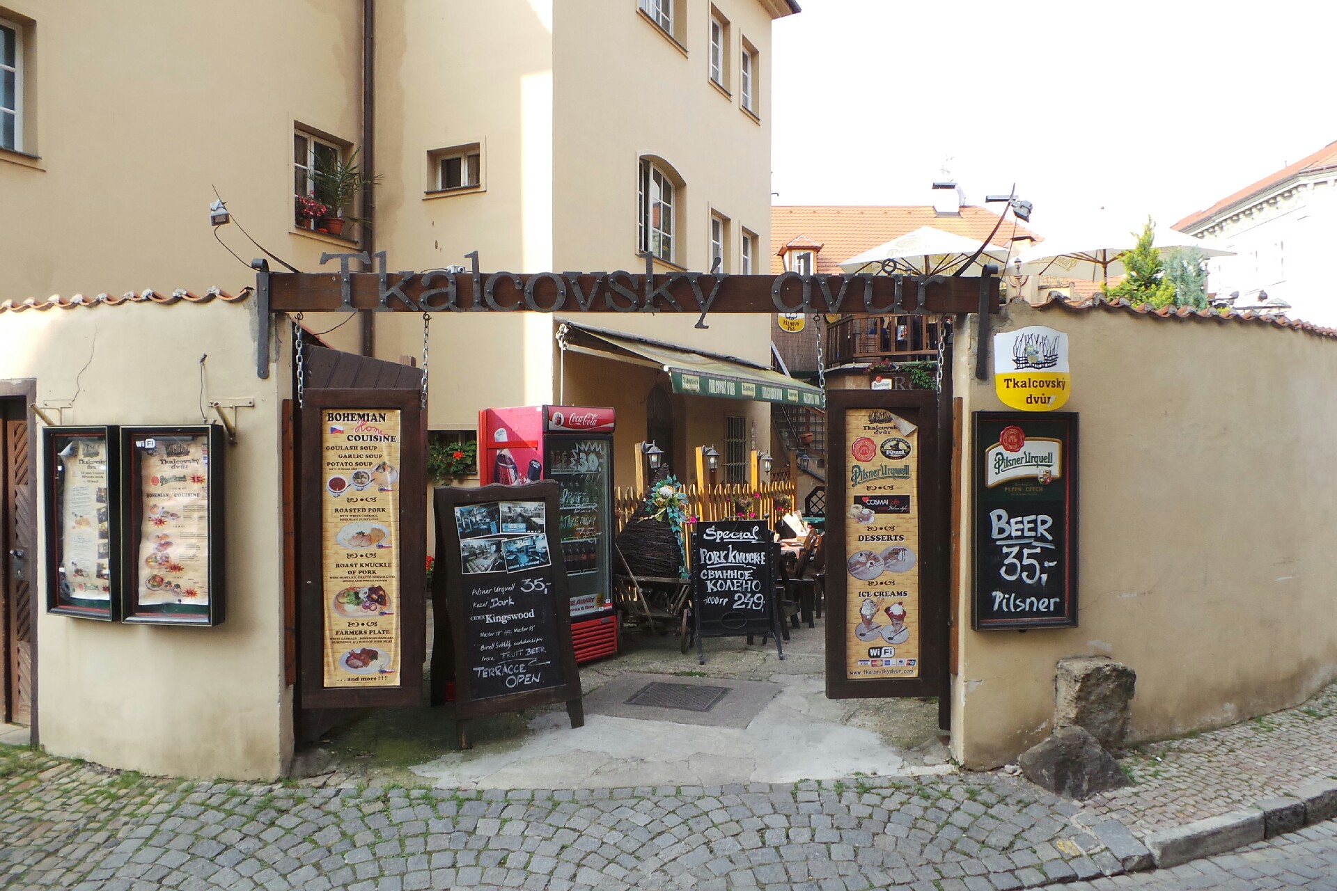 Restaurace Tkalcovský dvůr foto 1