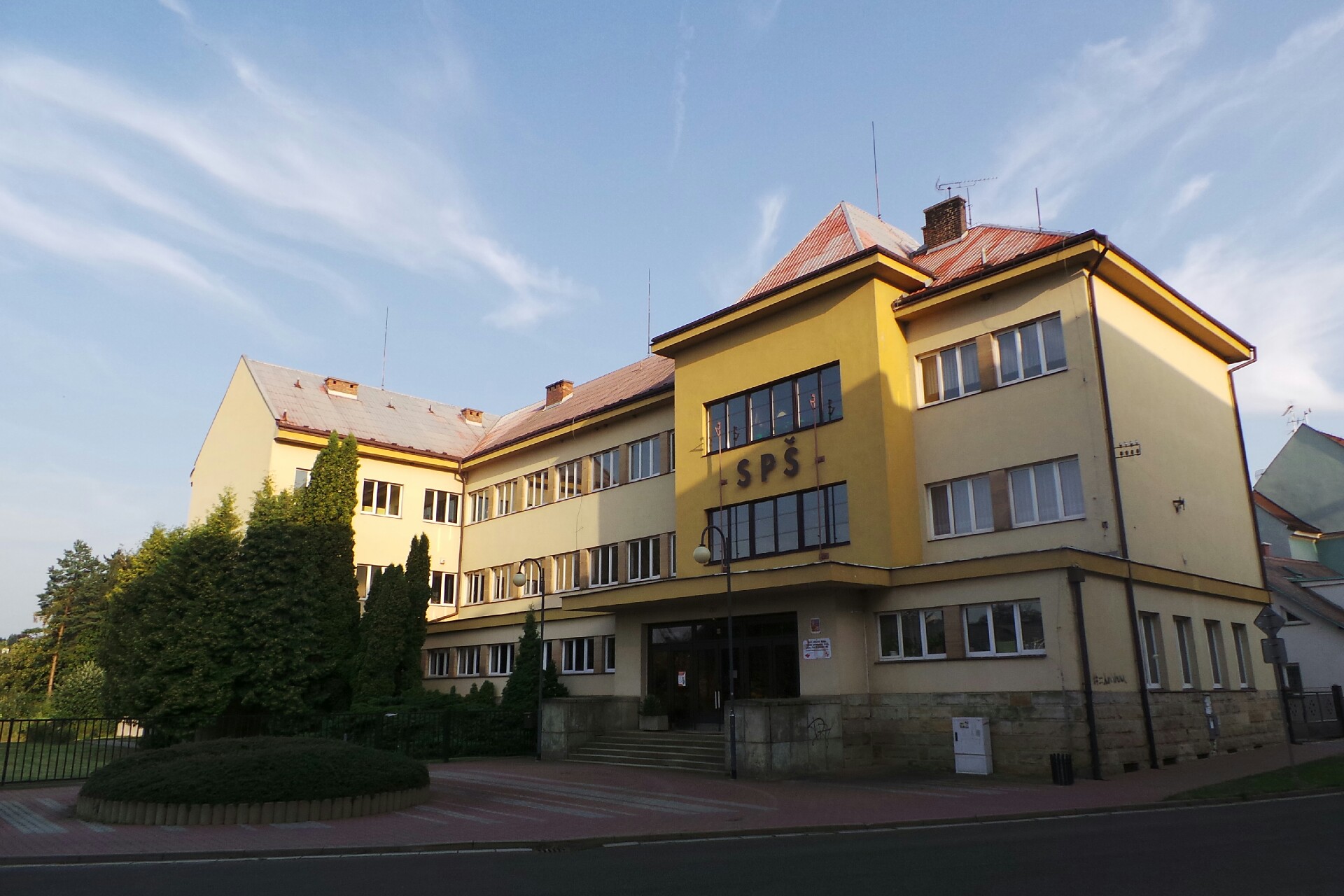 Vyšší odborná škola a Střední průmyslová škola, Jičín, Pod Koželuhy 100