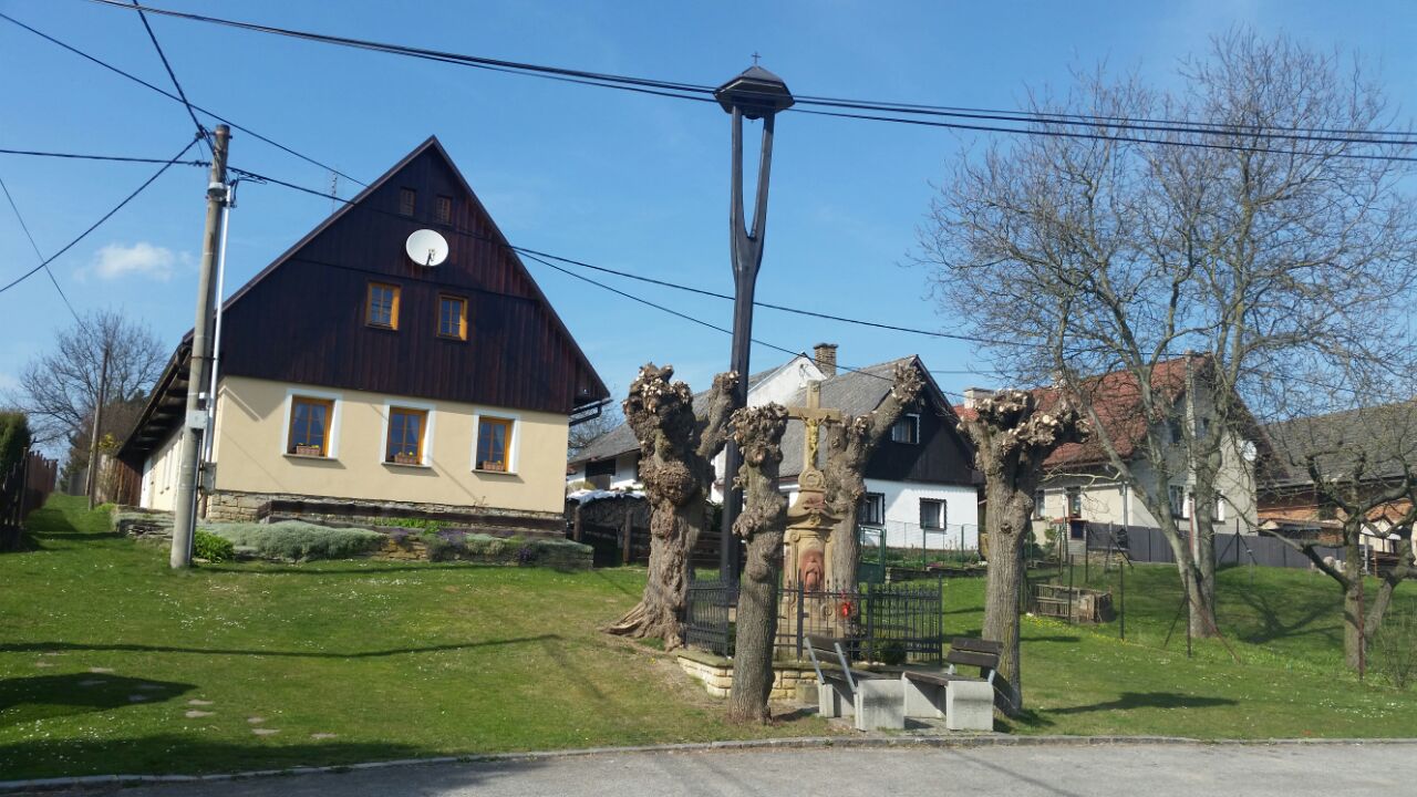 Vestec  - obecní úřad foto 3