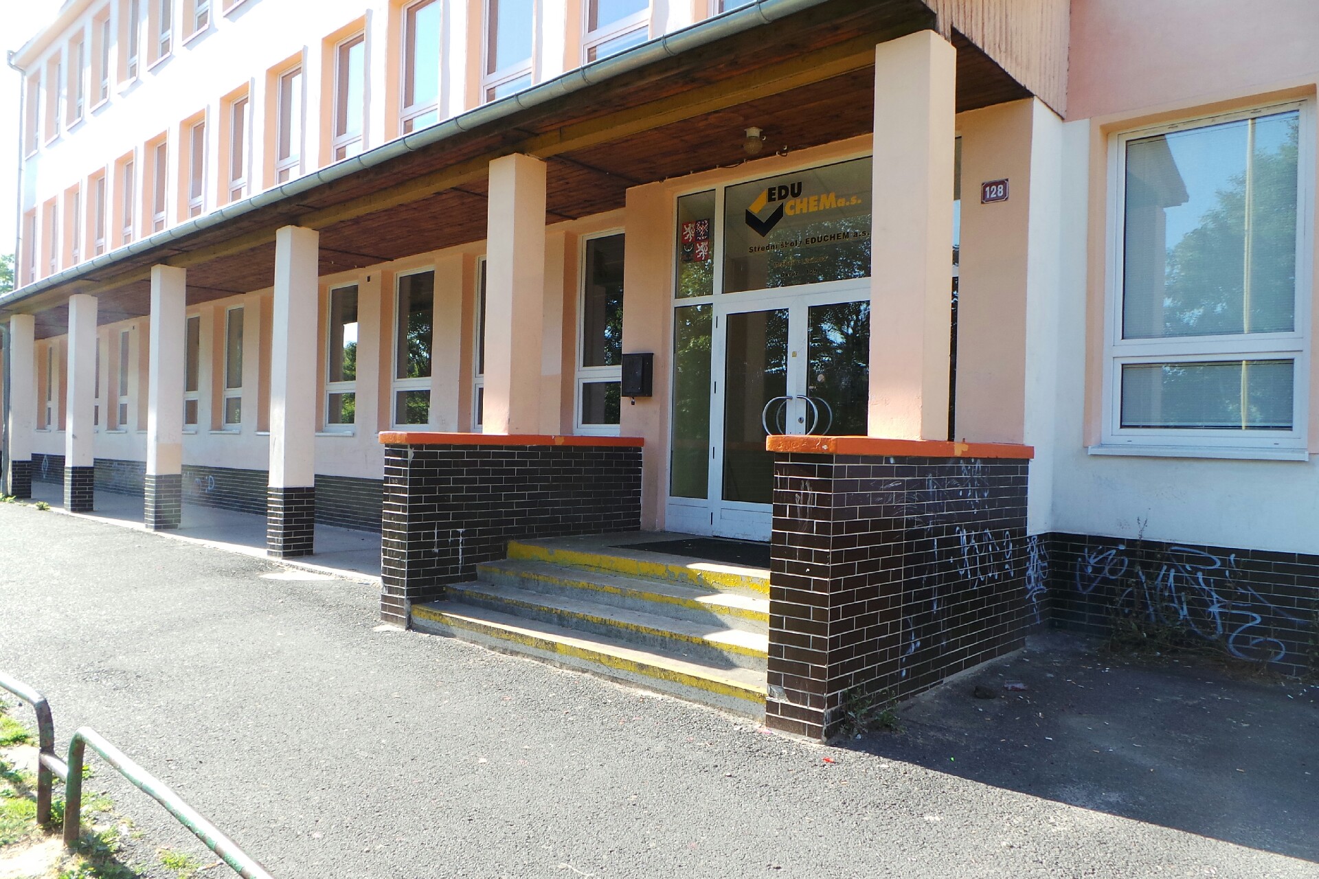 Střední škola EDUCHEM, a.s.