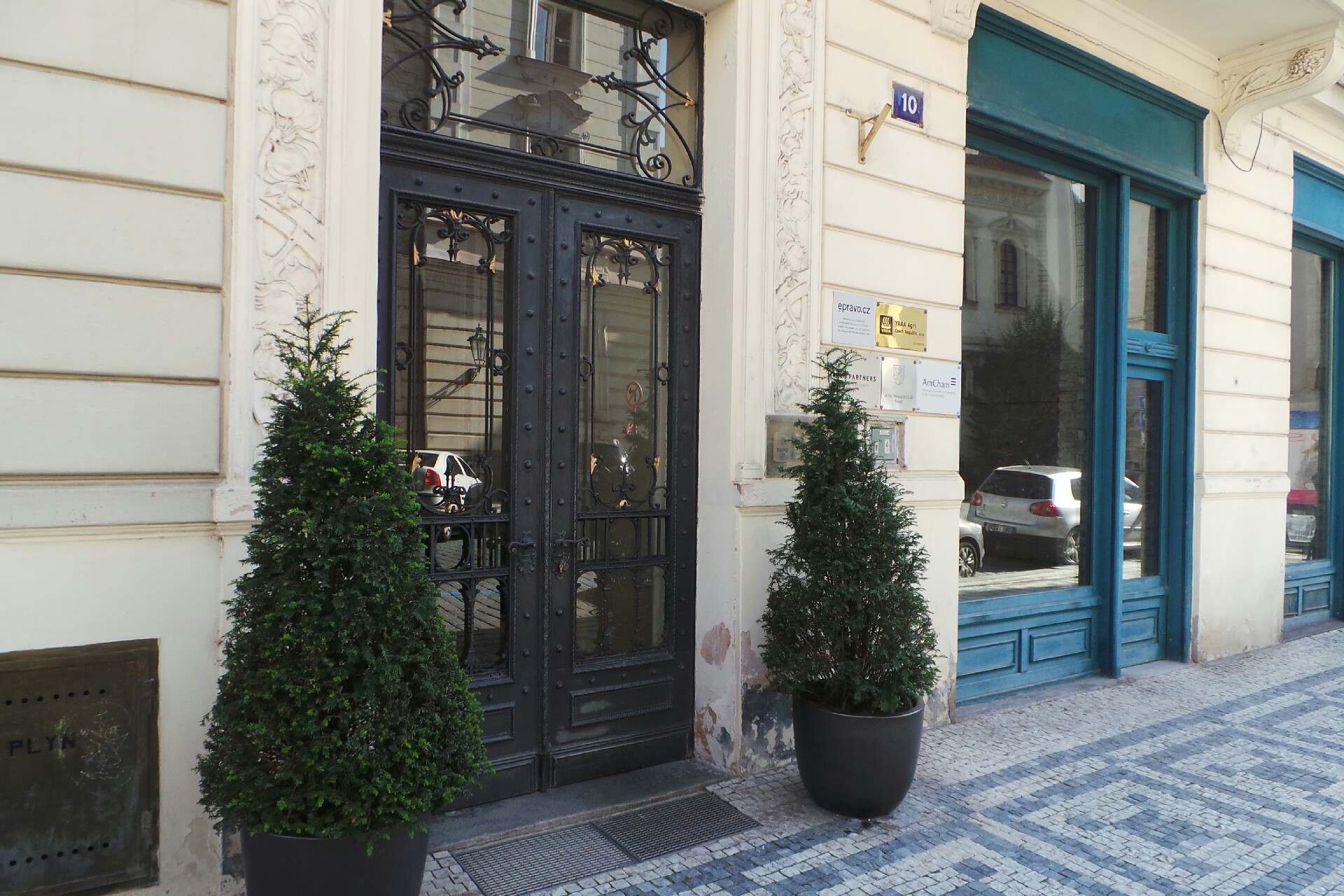 JUDr. Ing. Karin Luftmanová, advokát