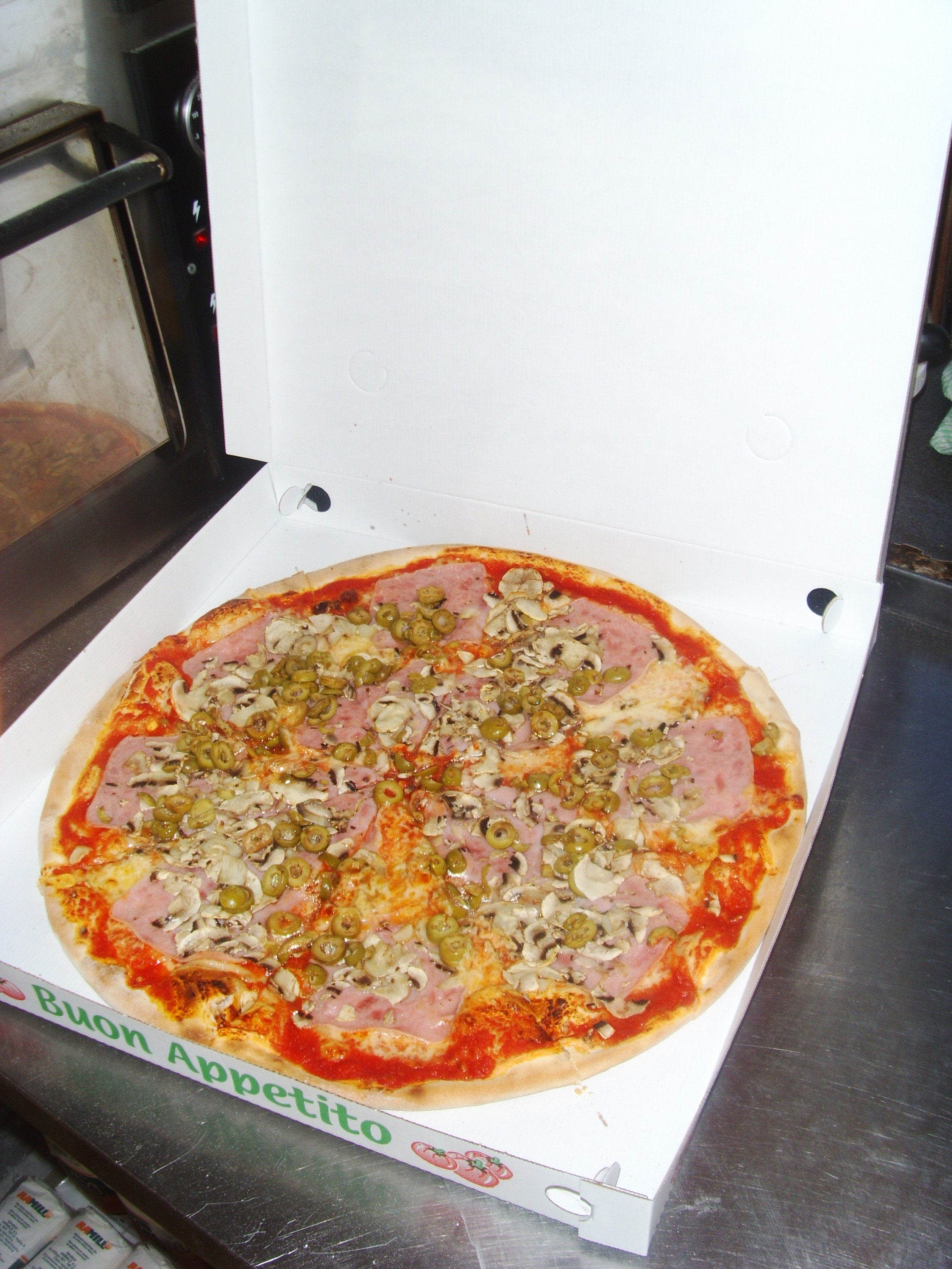 Pizza "HNED" foto 3