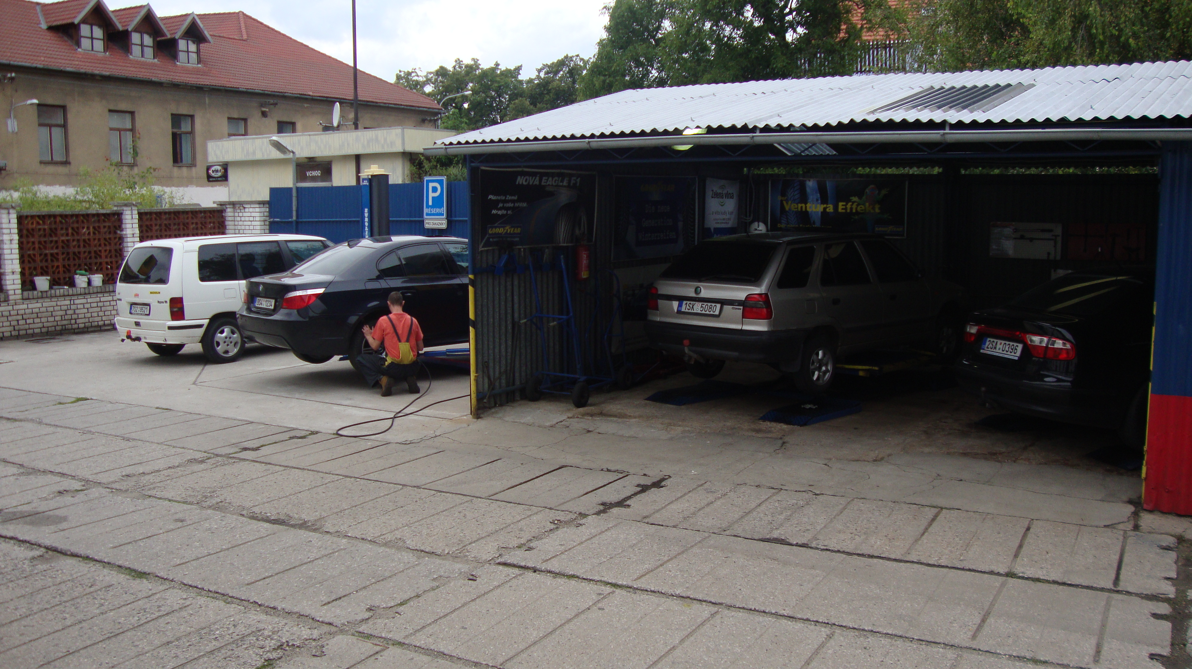 PNEU-CENTER TOMIC foto 4