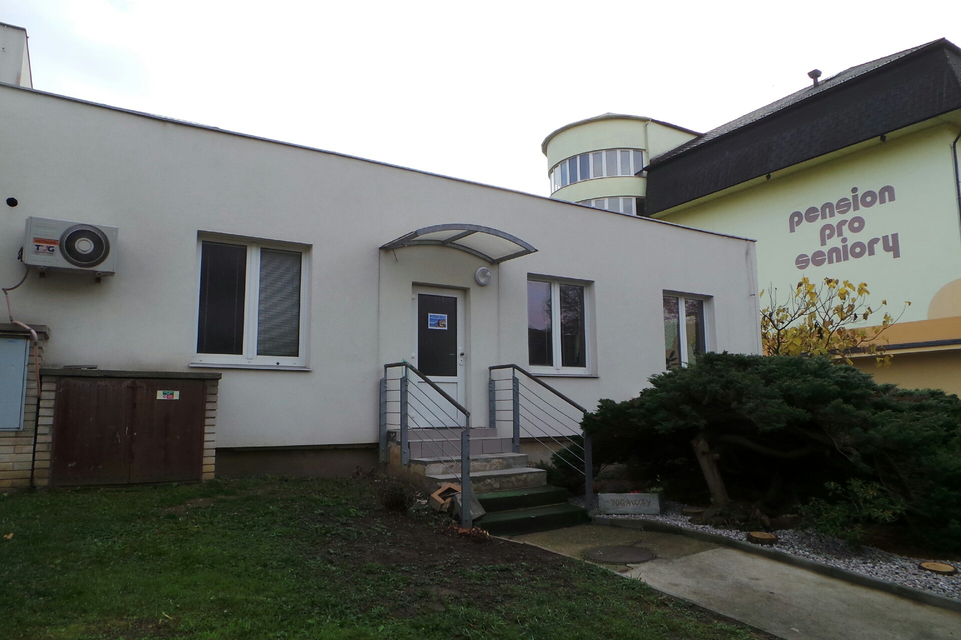 YOGAWAY - jóga s láskou