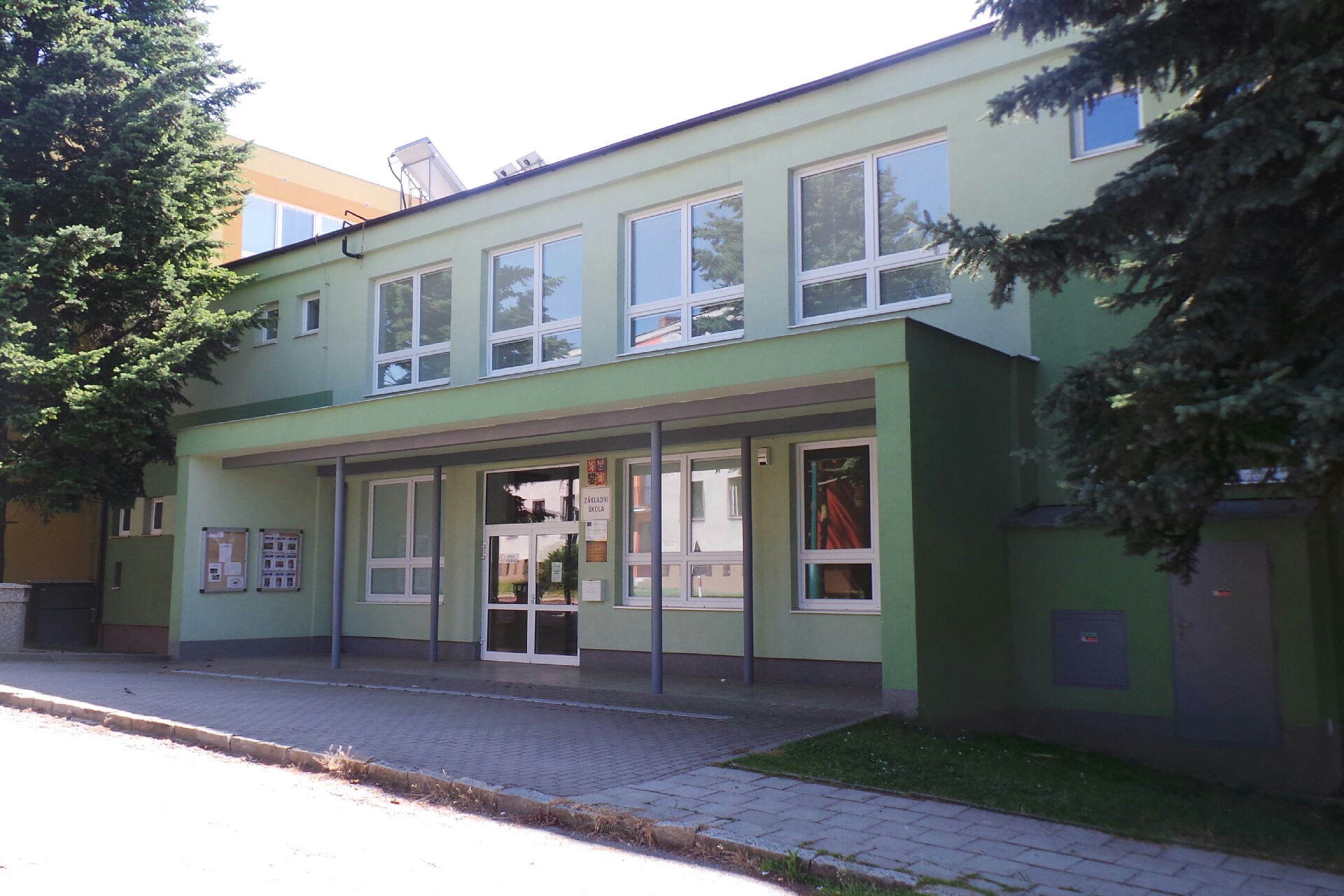 Základní škola Okříšky, příspěvková organizace