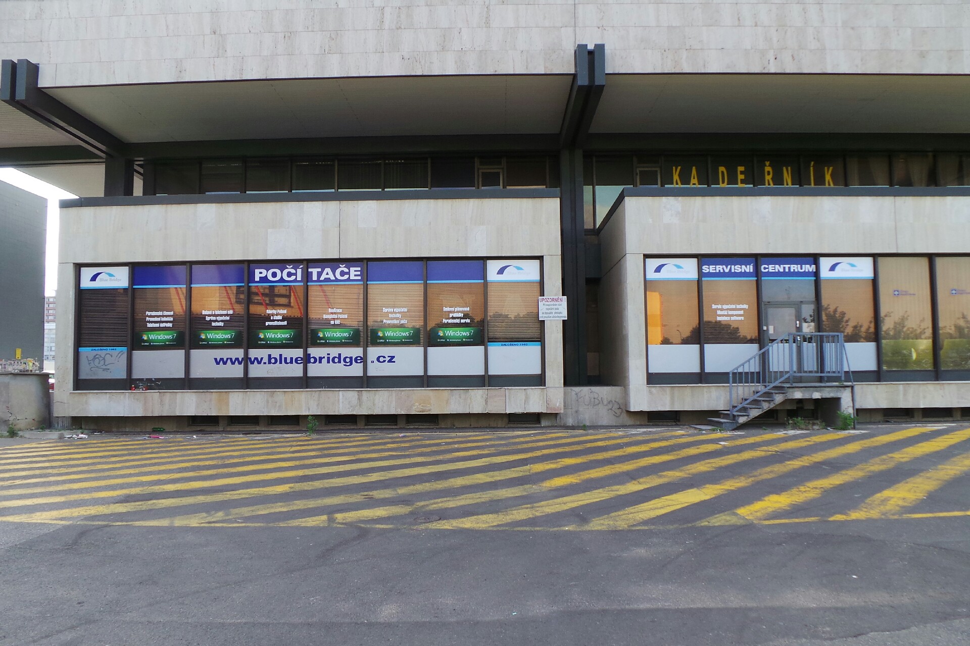 Blue Bridge, Most - telefonní ústředny