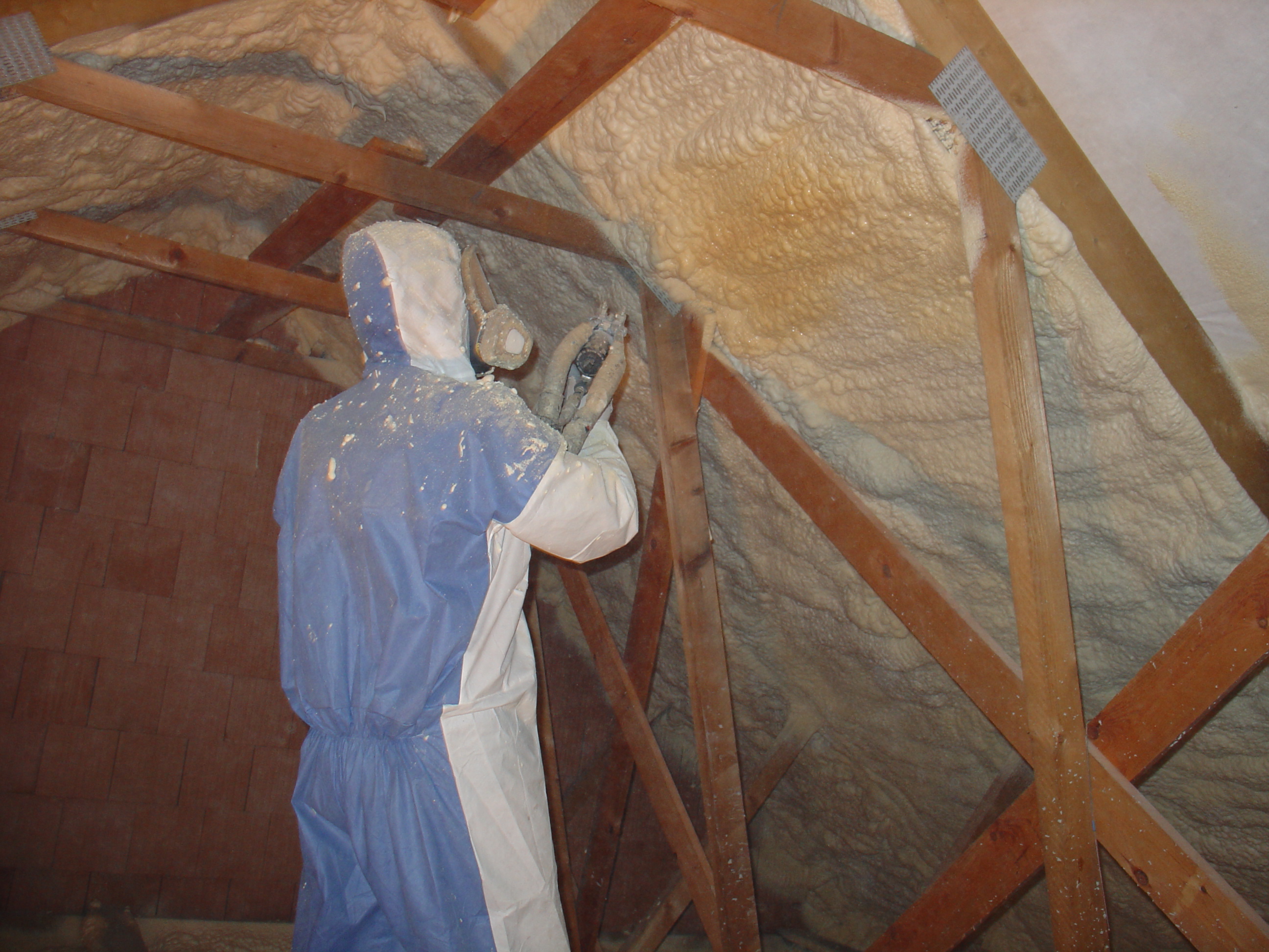 IZOpěna.cz - stříkaná pěnová izolace foto 3