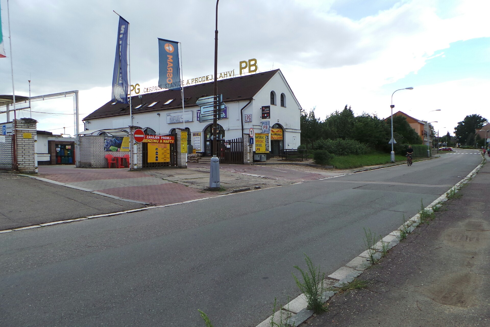 UNO-HK - Čerpací stanice