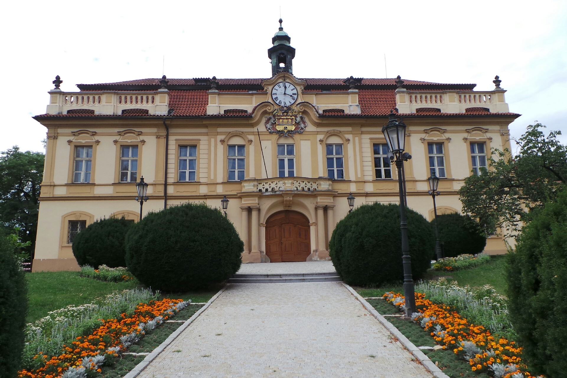 ÚMČ Praha 8 - Odbor hospodářské správy