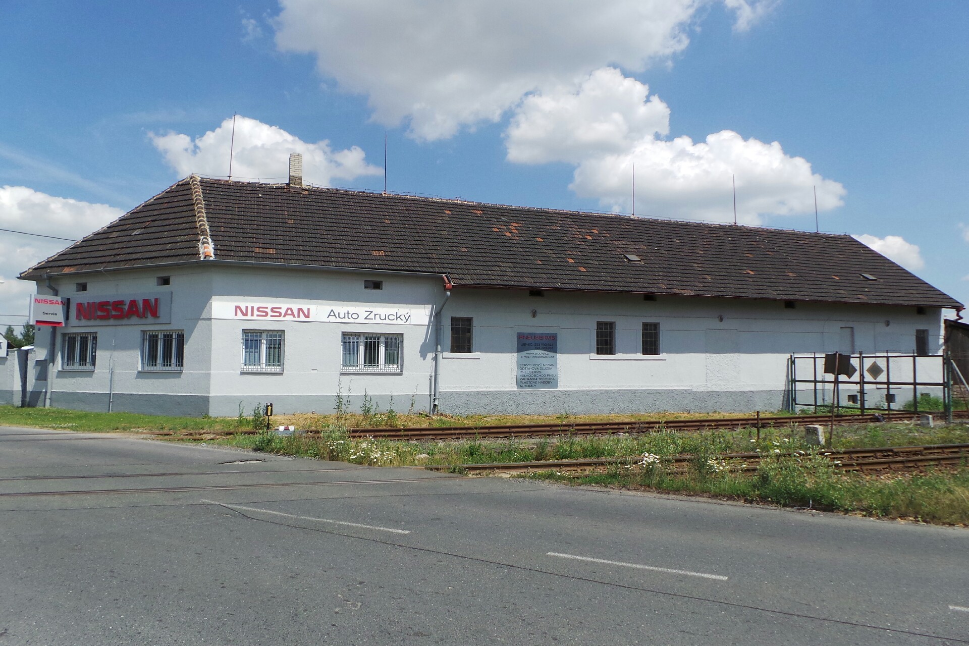 NISSAN Auto Zrucký