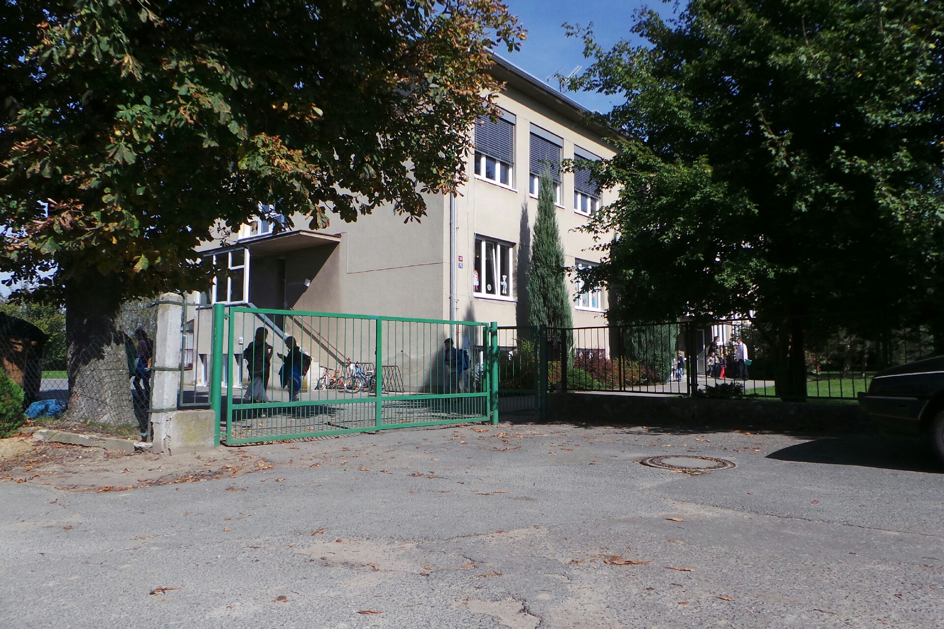 ZŠ a MŠ Hradec Králové, Lhotecká