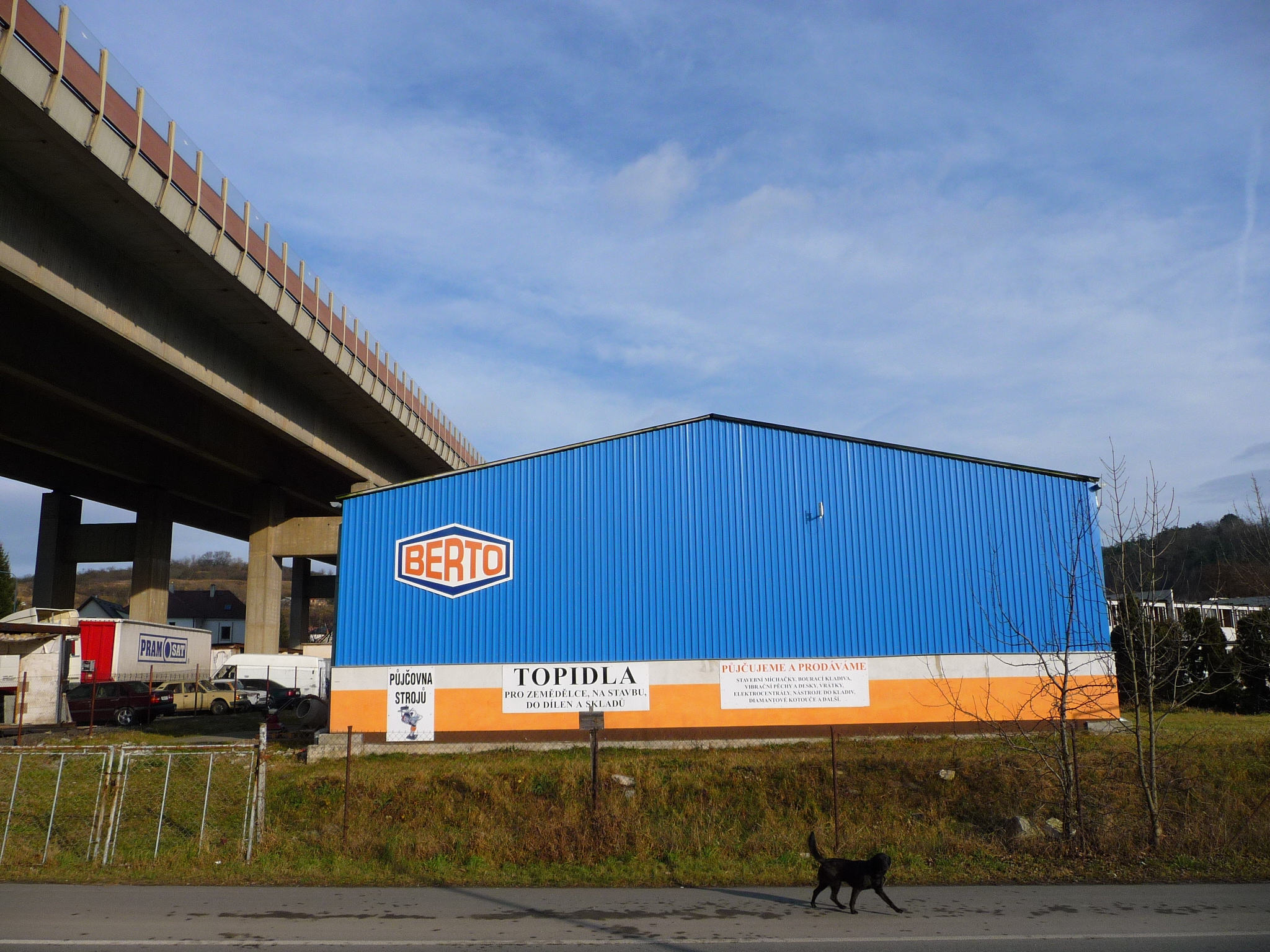 VORLICKÝ, STAVEBNÍ STROJE, spol. s r.o.