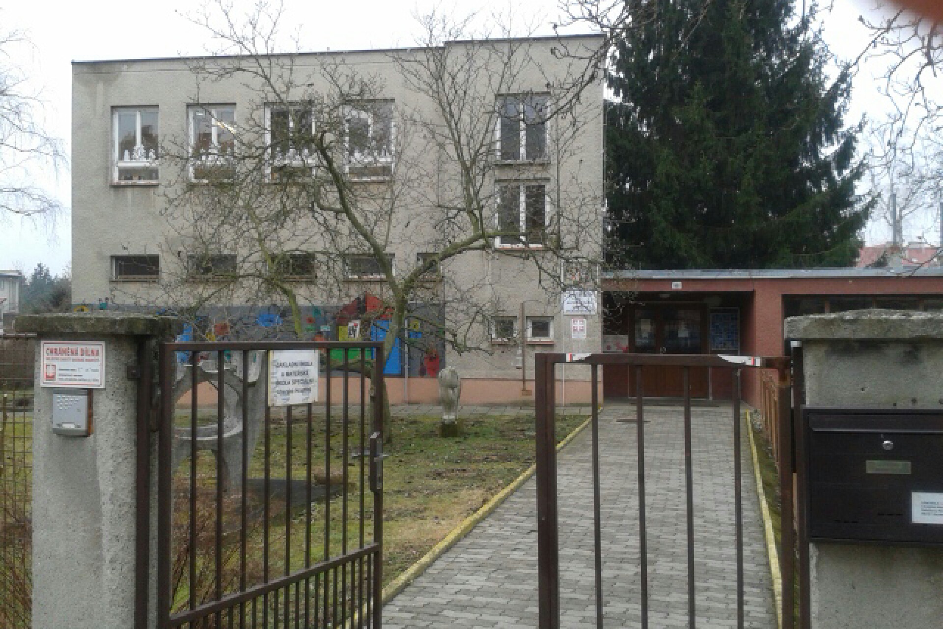 ZŠ a MŠ speciální Uherské Hradiště, Šafaříkova