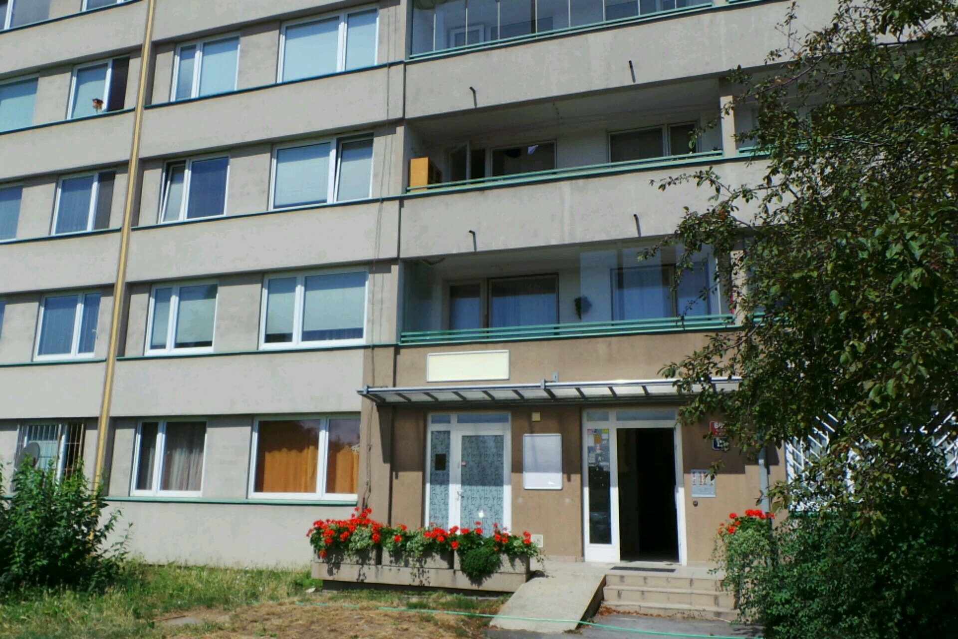 Společenství vlastníků bytových jednotek domu (SVBJD) Prosecká 676-688 foto 2