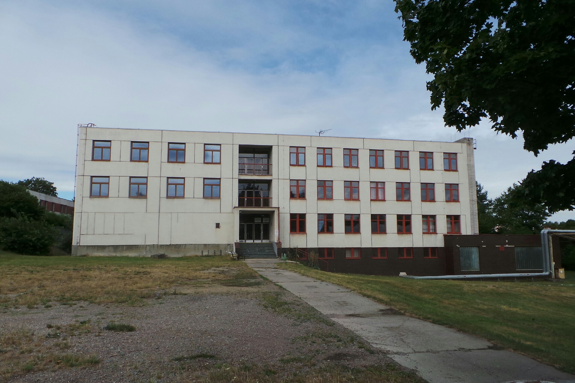 Gymnázium a Střední odborná škola Přelouč - domov mládeže