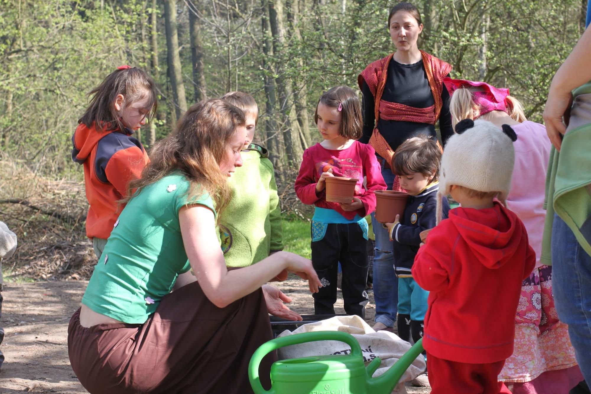 DĚTSKÝ LESNÍ KLUB V MECHU A KAPRADÍ