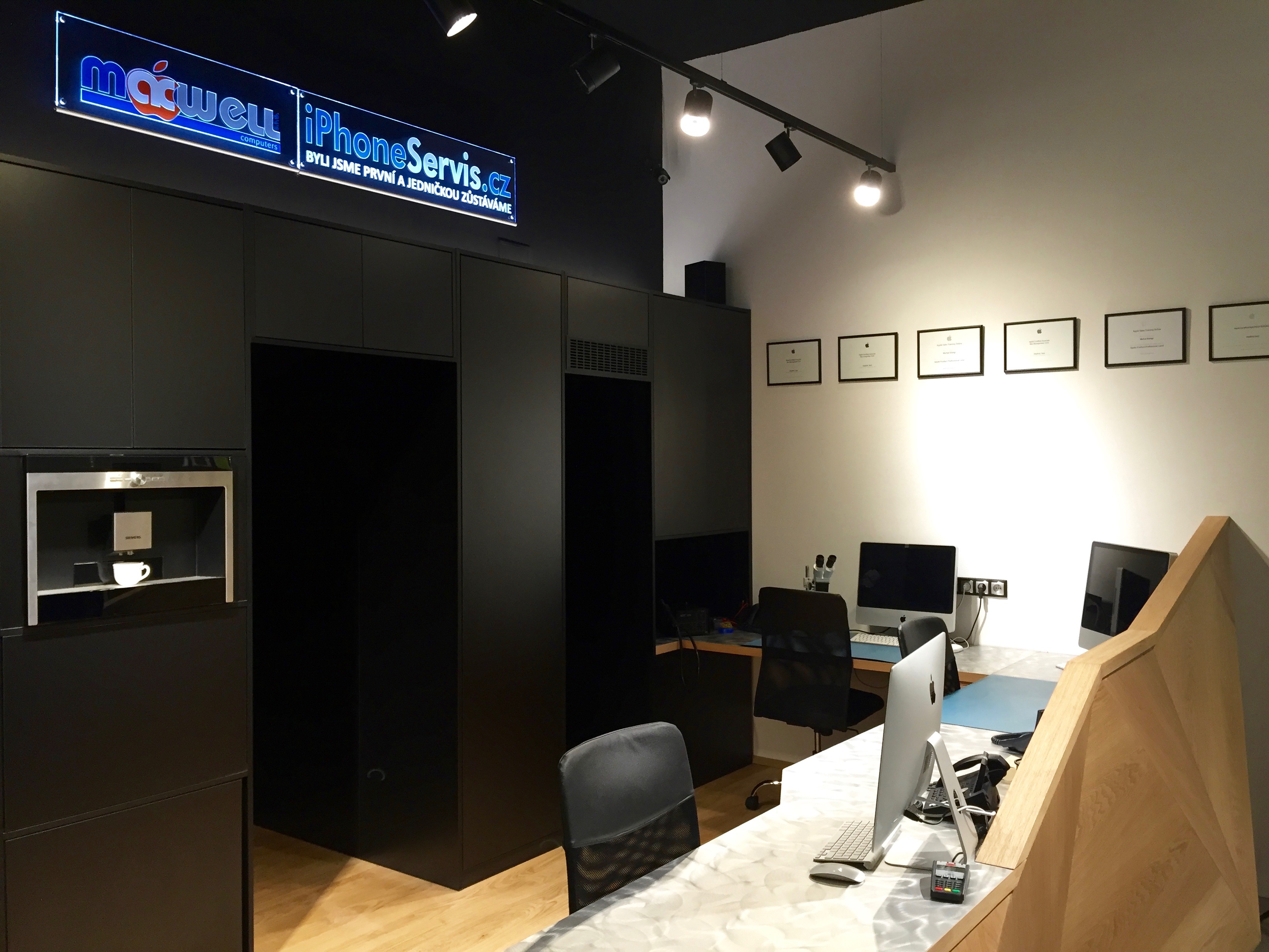 iPhoneServis.cz - Macwell s.r.o.