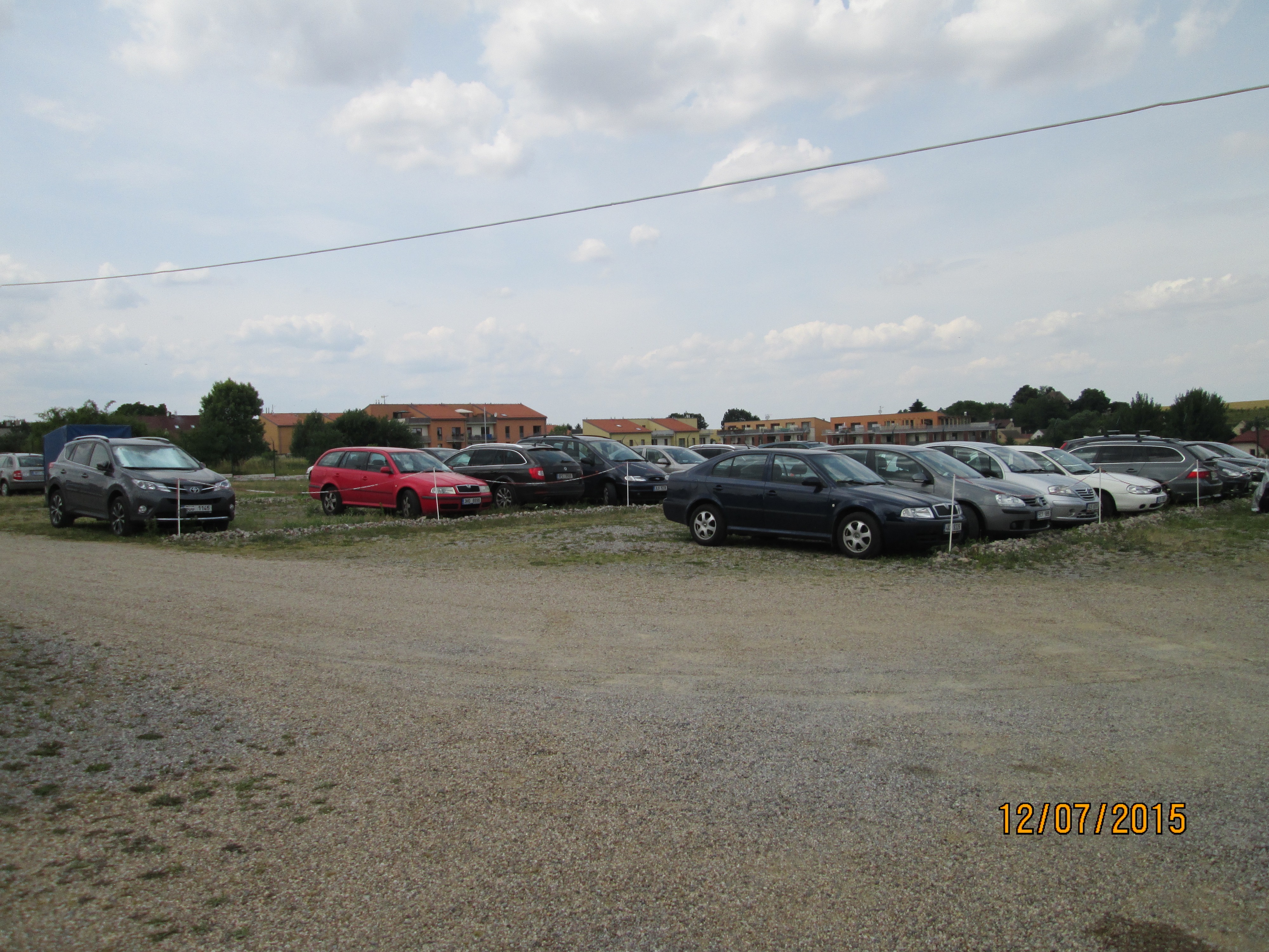 Parkoviště u letiště Praha.cz foto 2