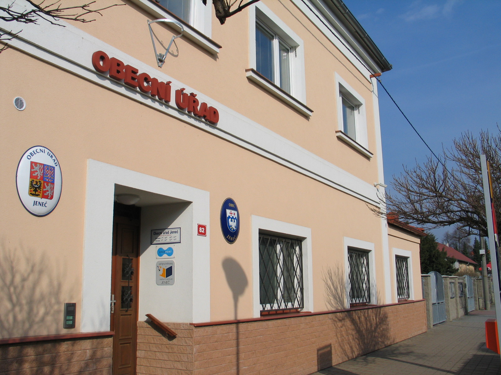 Jeneč - obecní úřad foto 2
