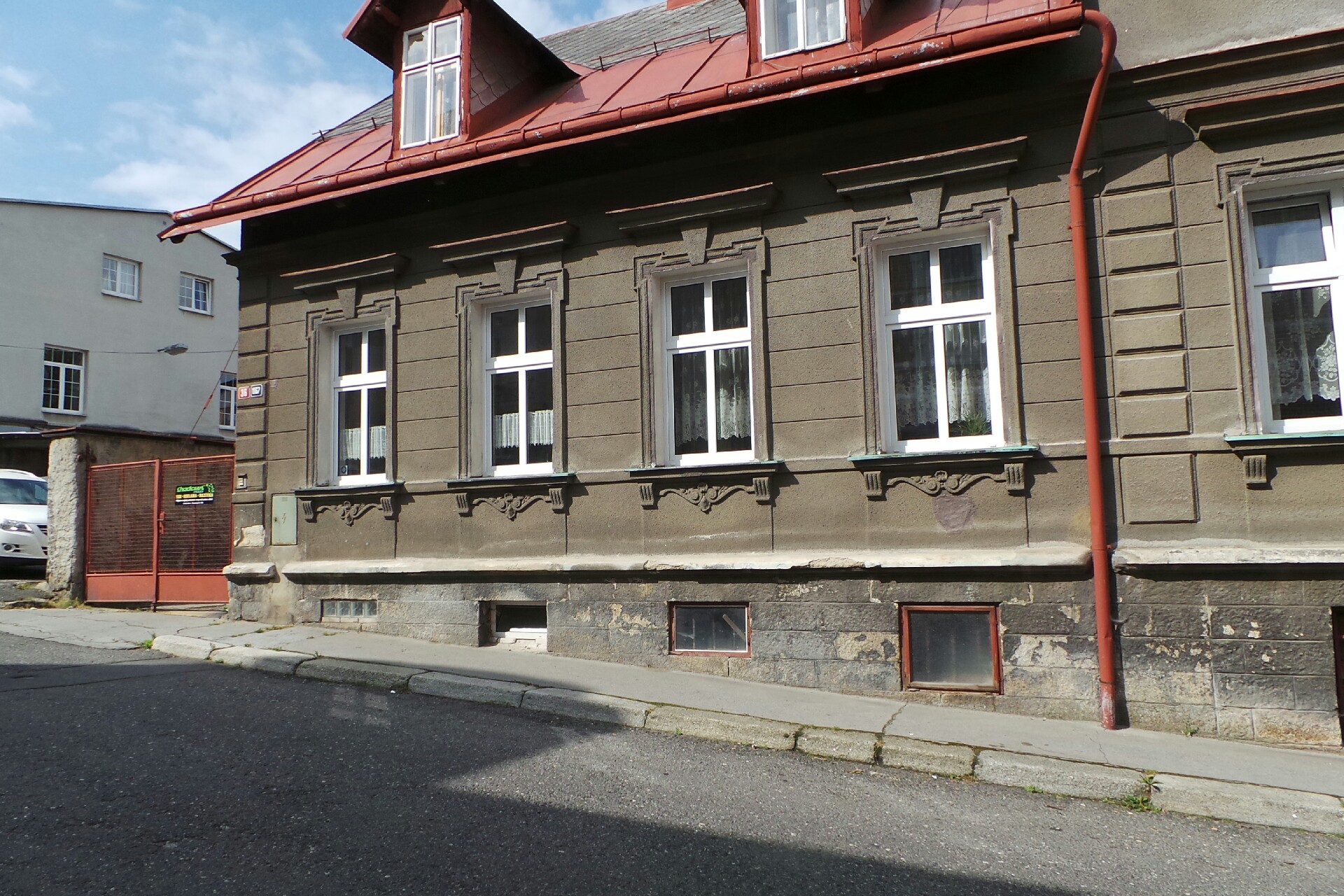 SHADOWS PRESS s.r.o.