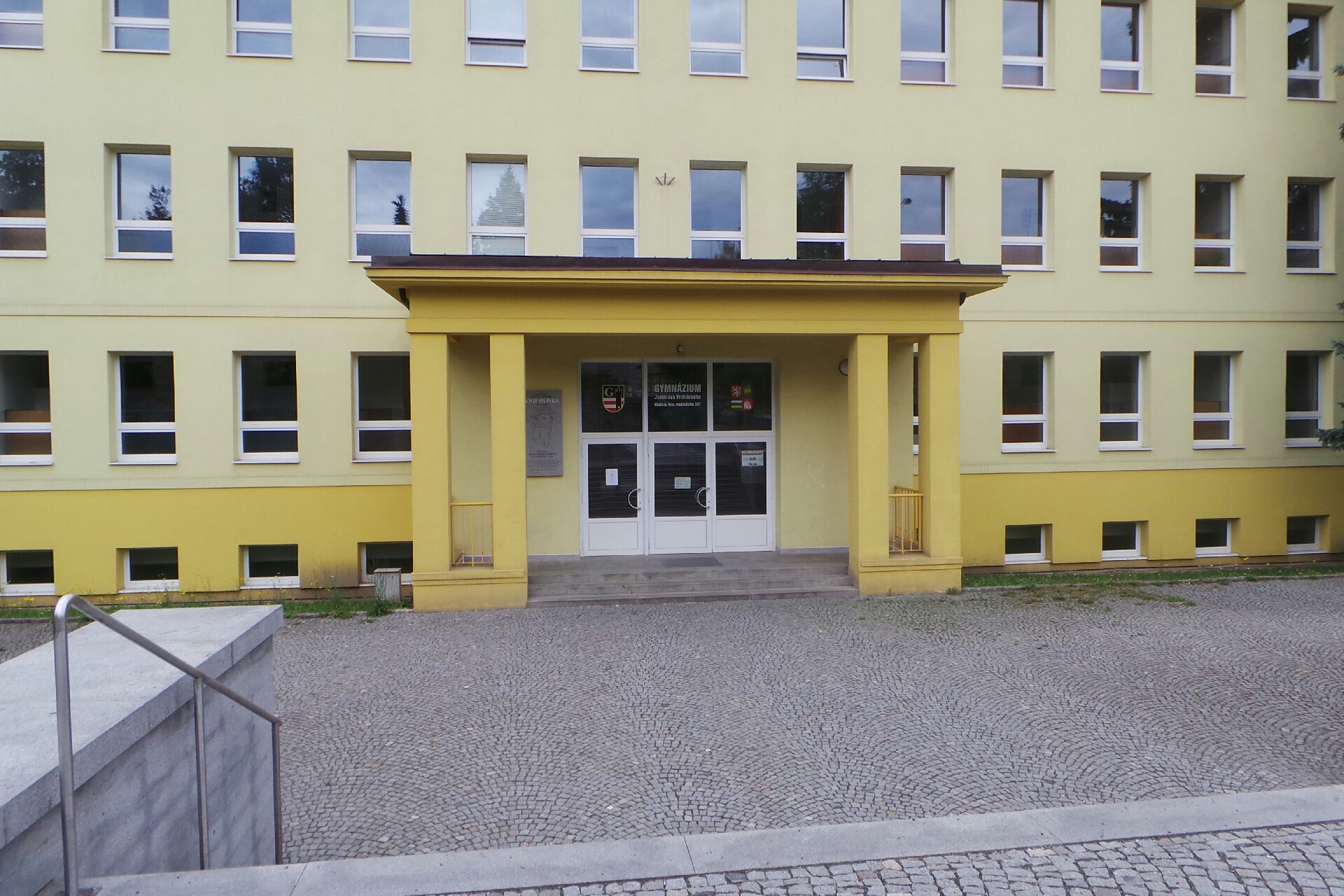 Gymnázium Jaroslava Vrchlického Klatovy foto 2