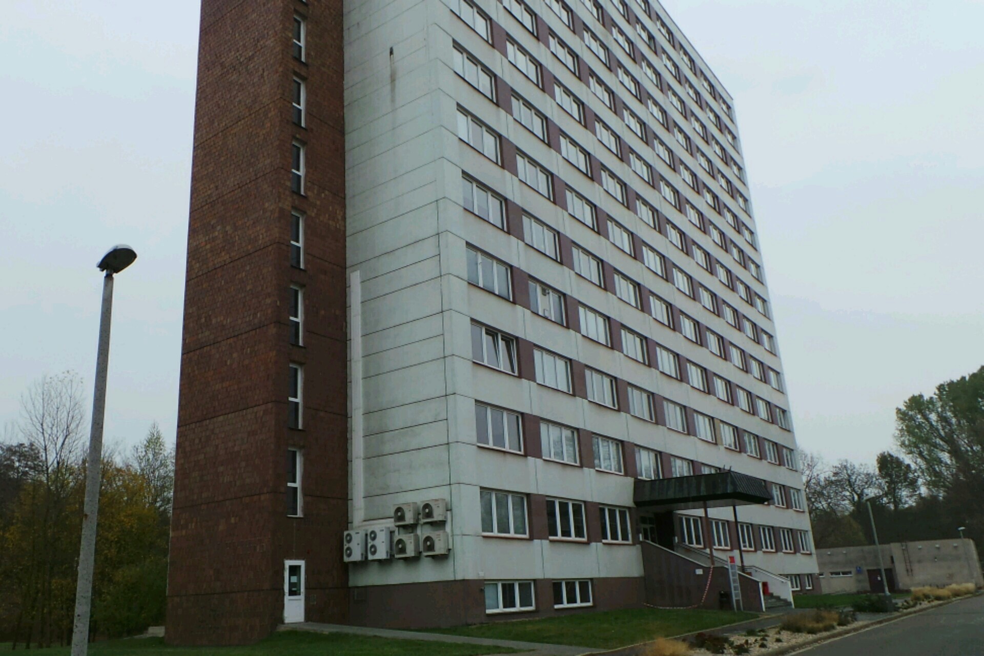 Univerzita Pardubice - Společná laboratoř chemie pevných látek UMCh AV ČR a UPa foto 2