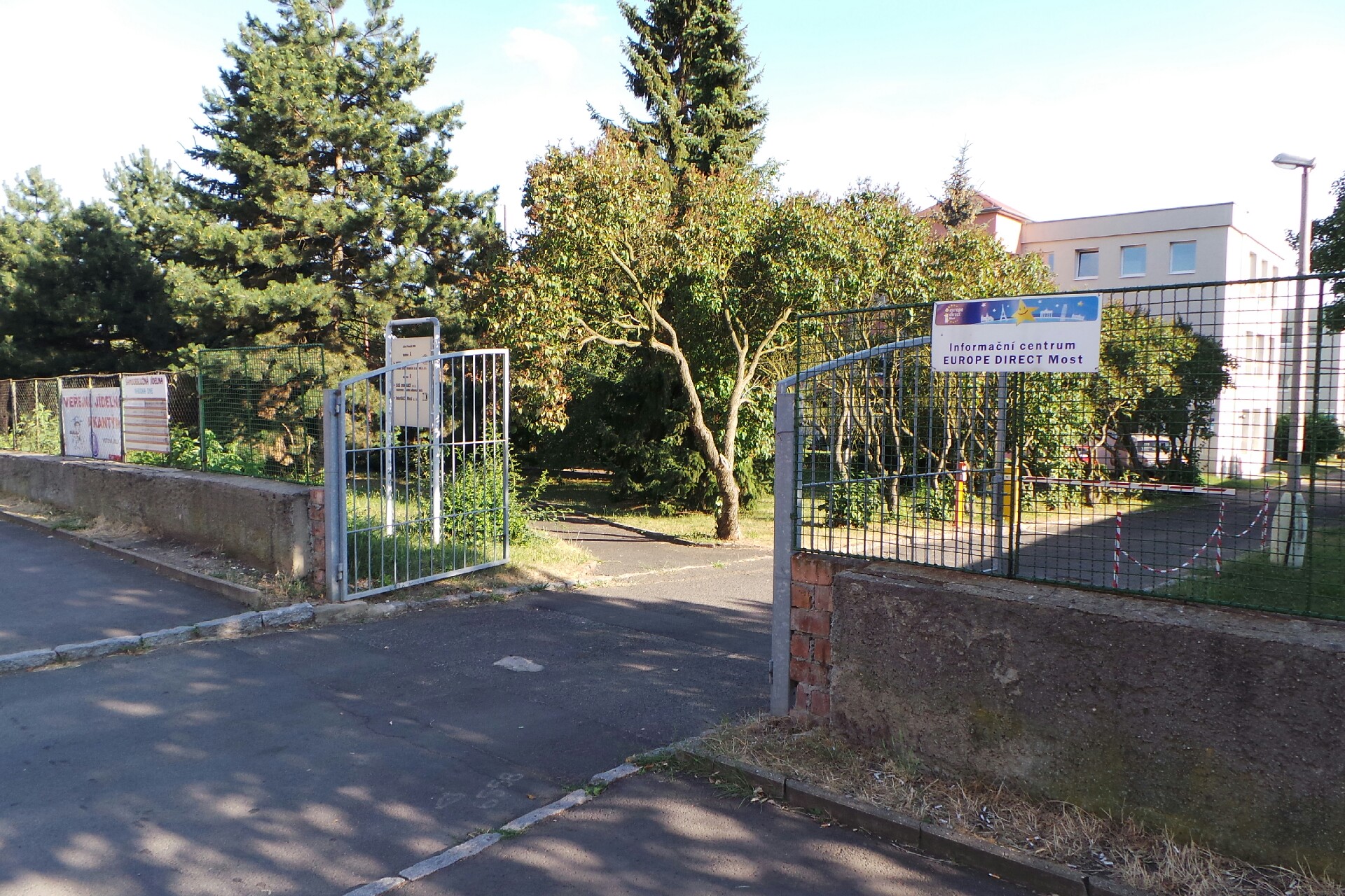 Nakladatelství a knihkupectví Hněvín, s.r.o. foto 1