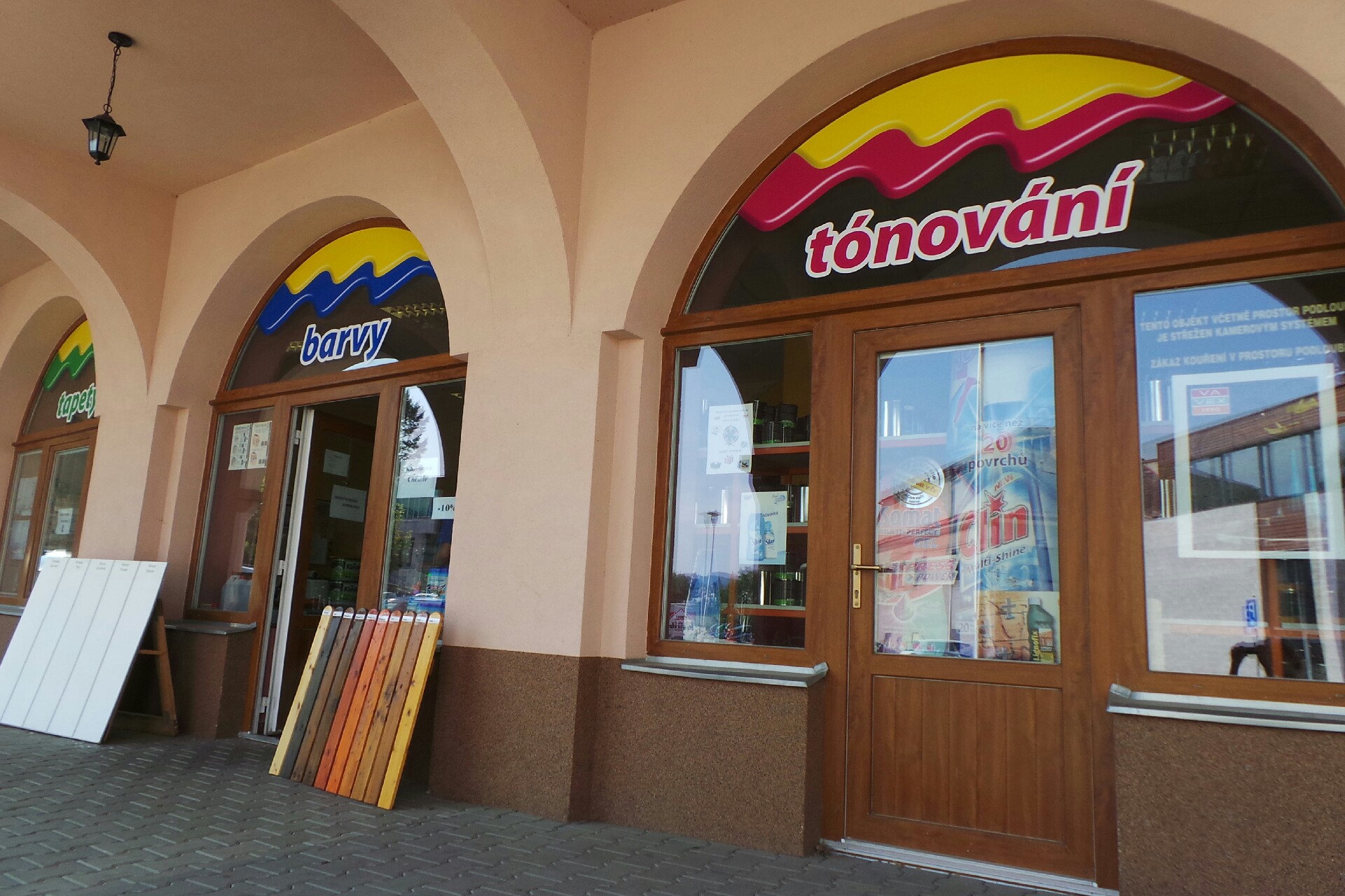 BARVY LAKY Lanškroun, s.r.o.