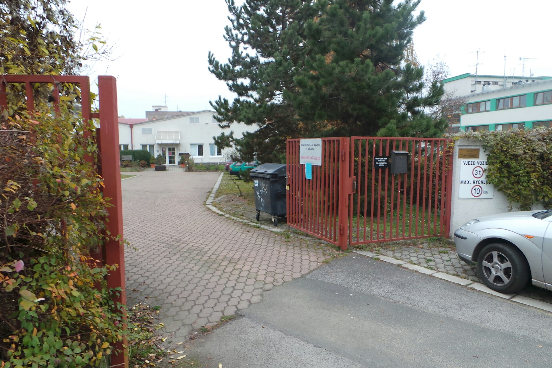 Knihovna Státního okresního archivu Mělník