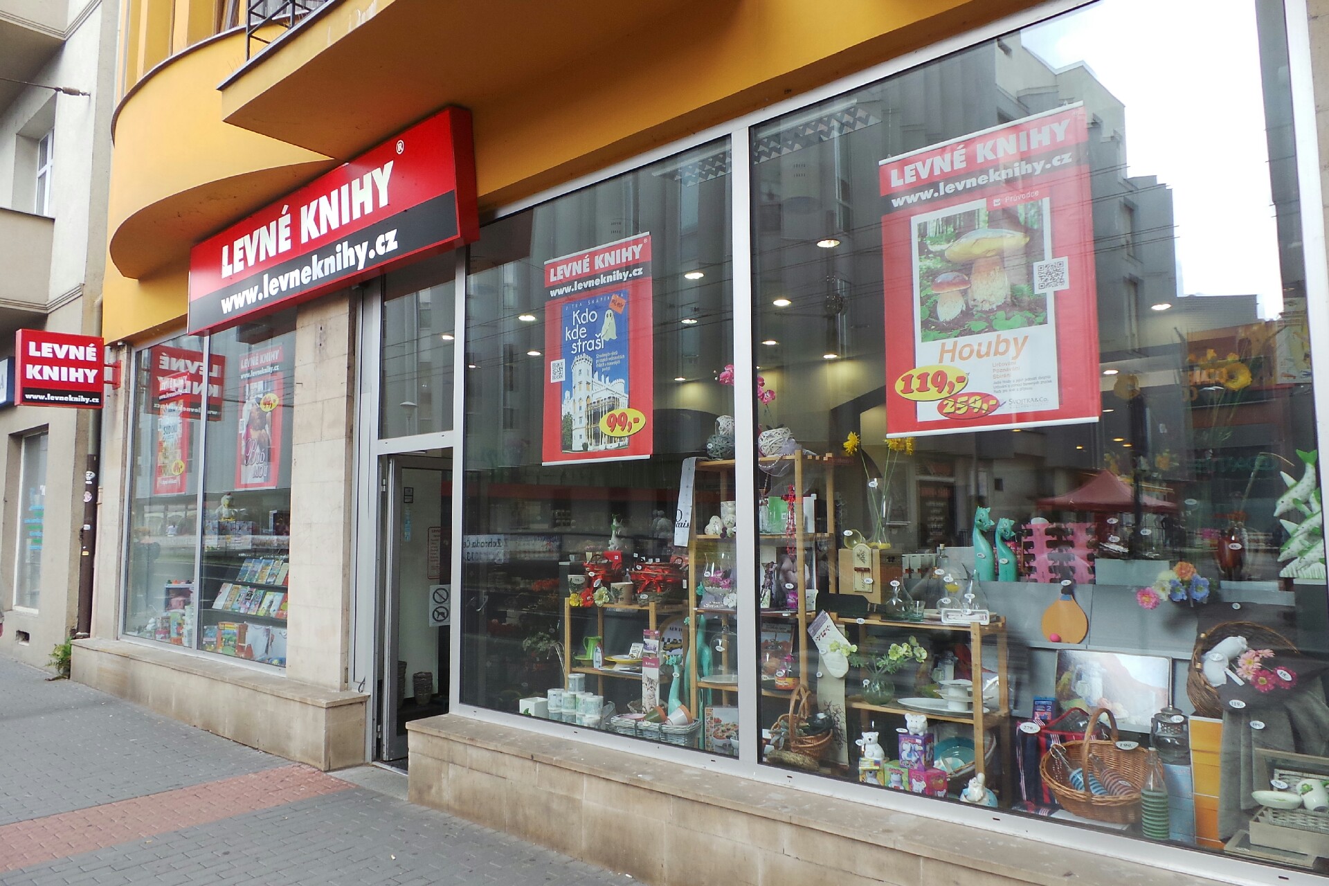 LEVNÉ KNIHY