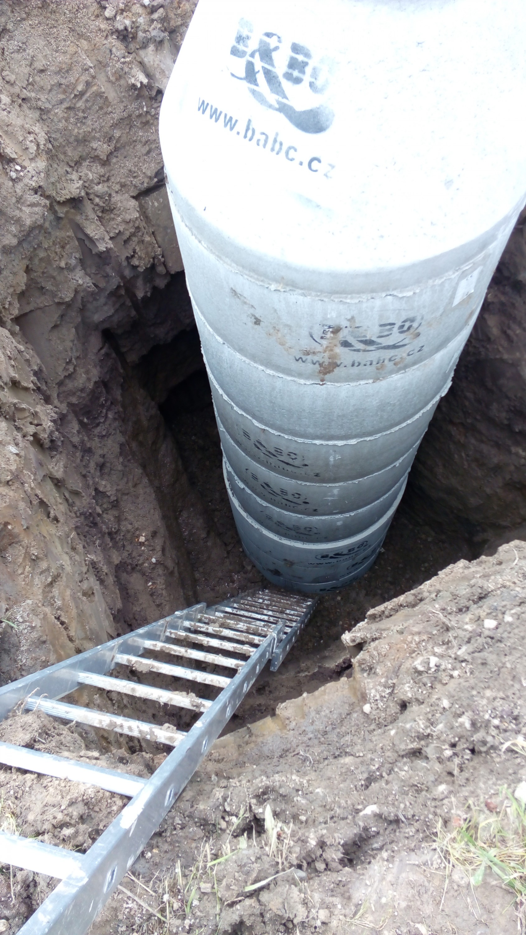 Lukáš Cvach - zemní práce a terénní úpravy foto 4