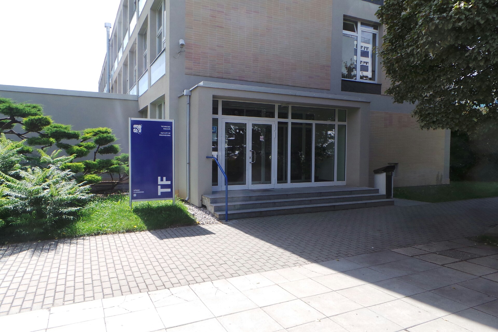 ČZU - Katedra materiálu a strojírenské technologie Technické fakulty