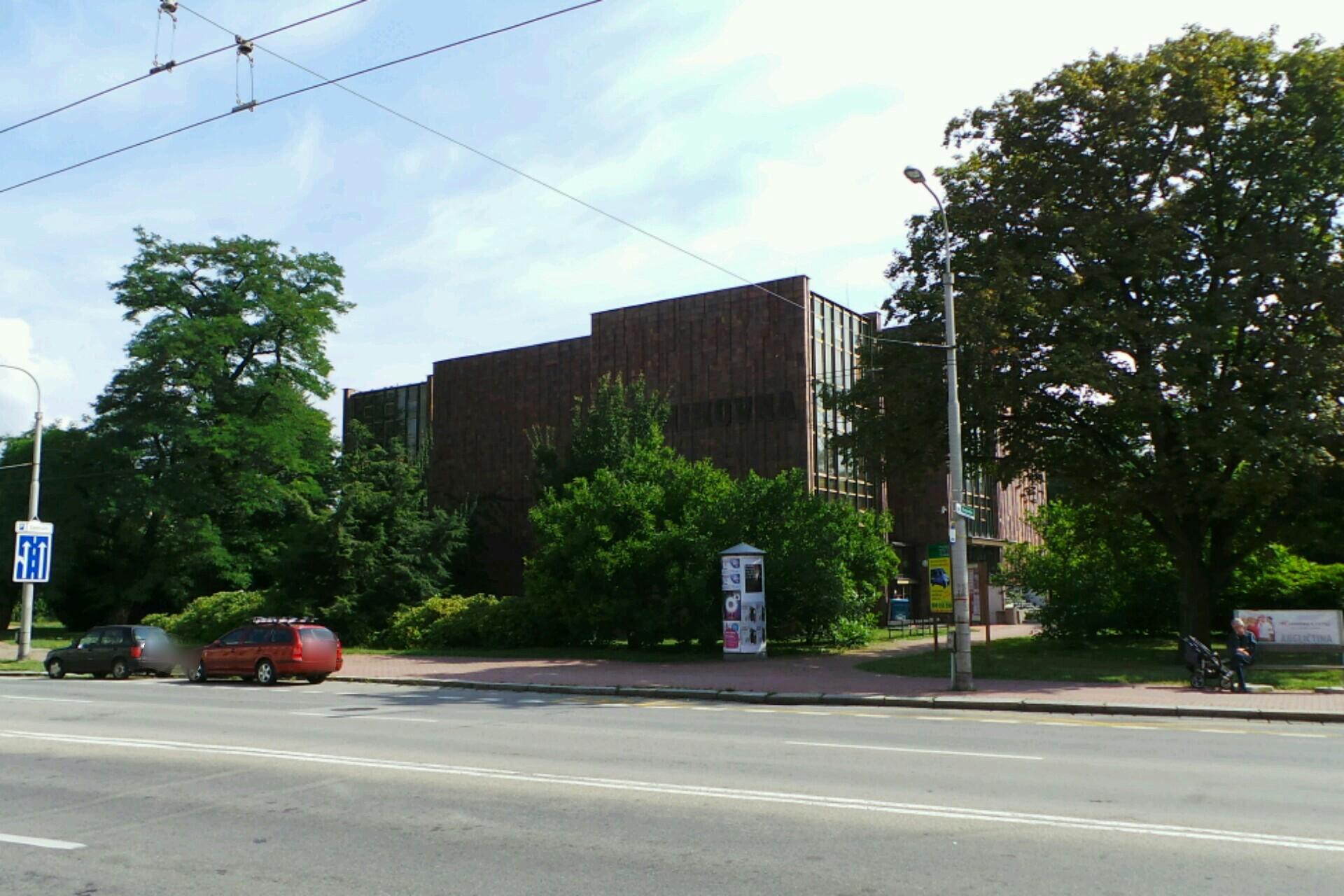 Jihočeská vědecká knihovna v Českých Budějovicích foto 2