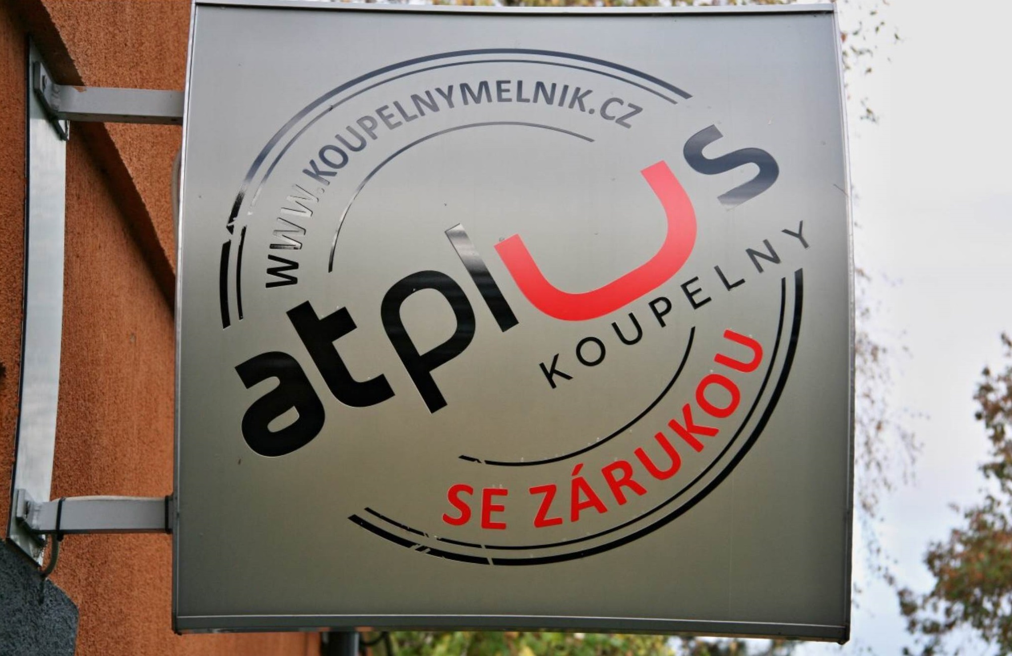 AT plus foto 2