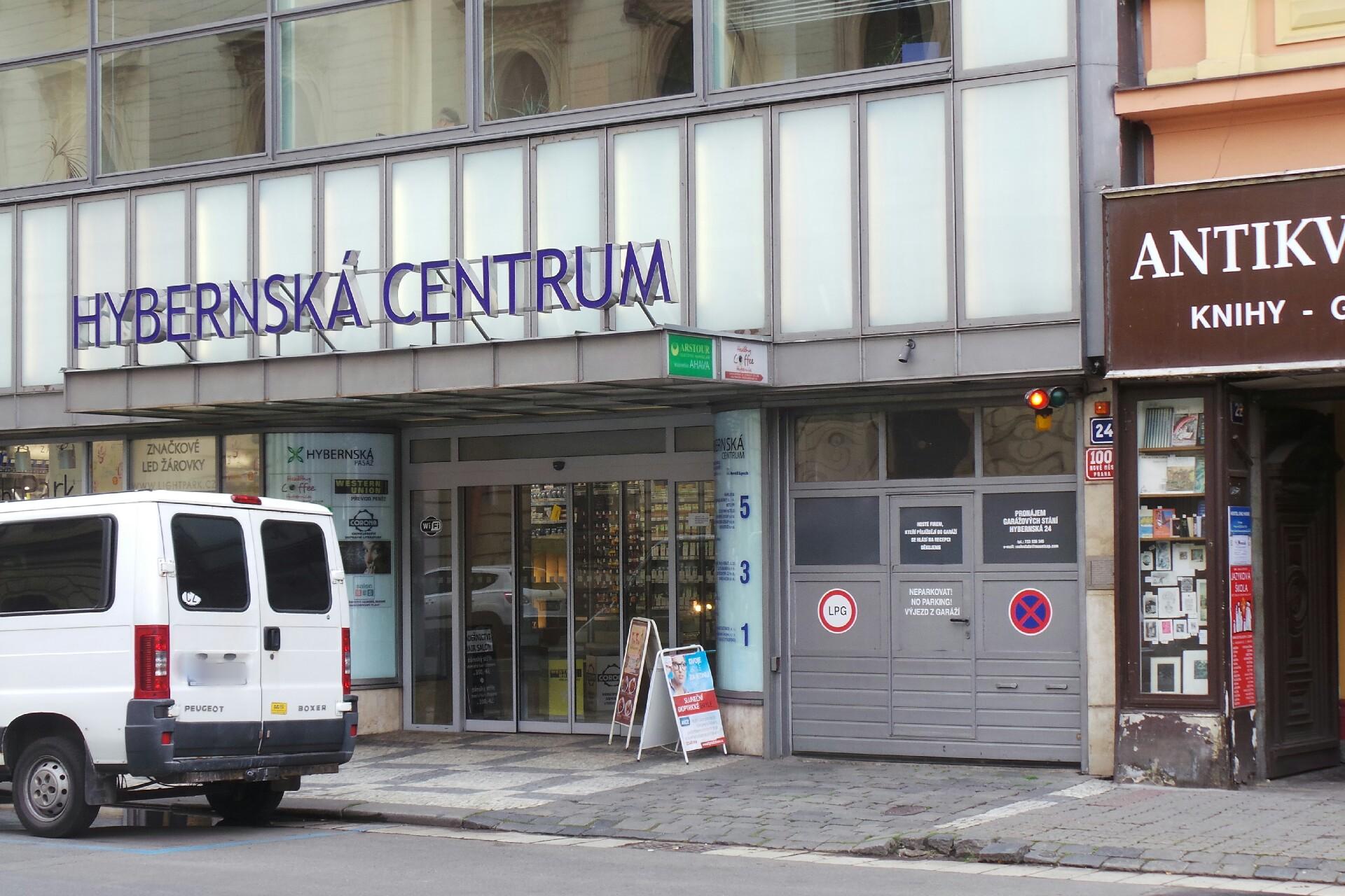 Mgr. Petra Hrušková, advokátka