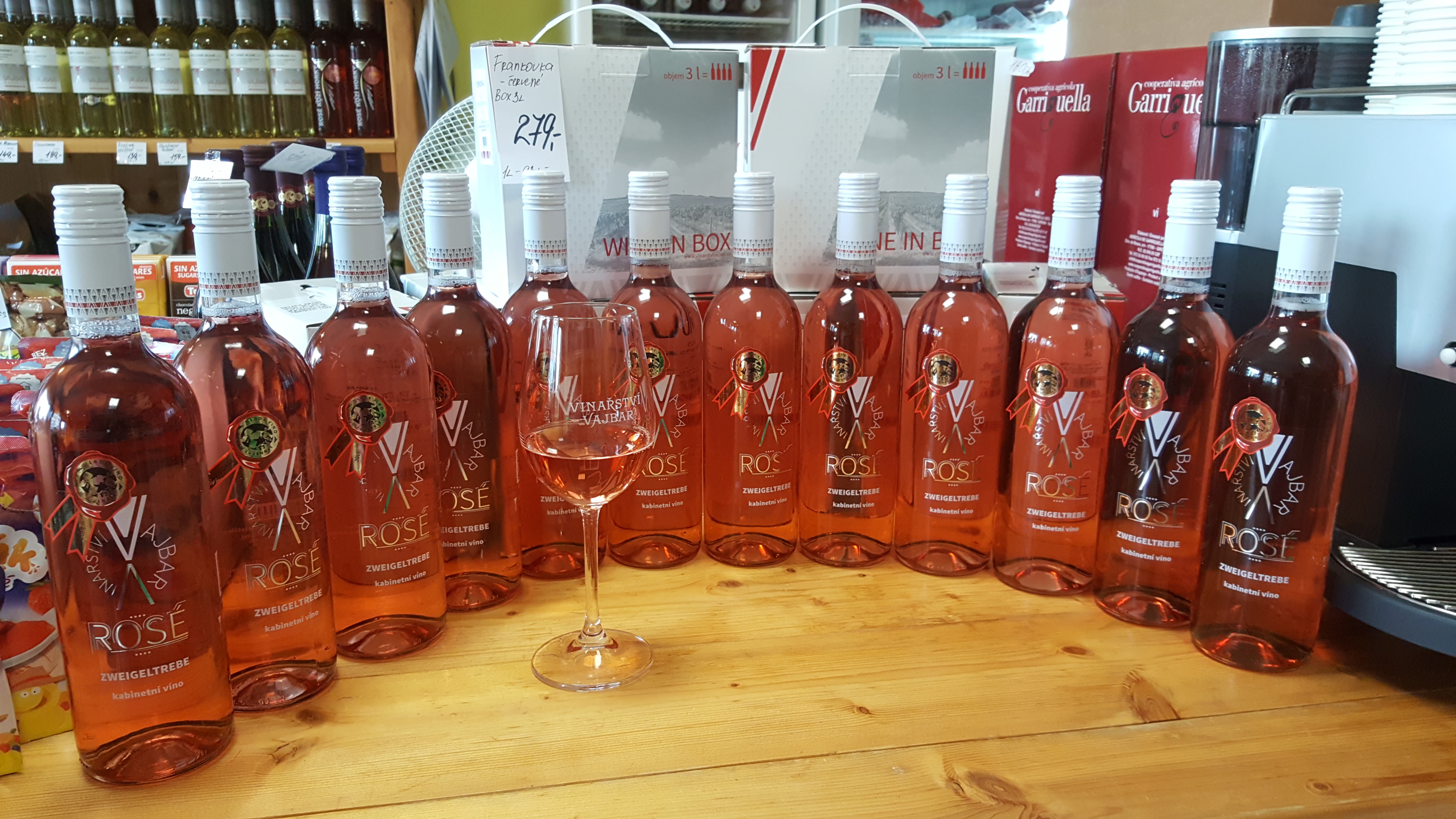 Prémiová vinotéka - Lidická foto 4