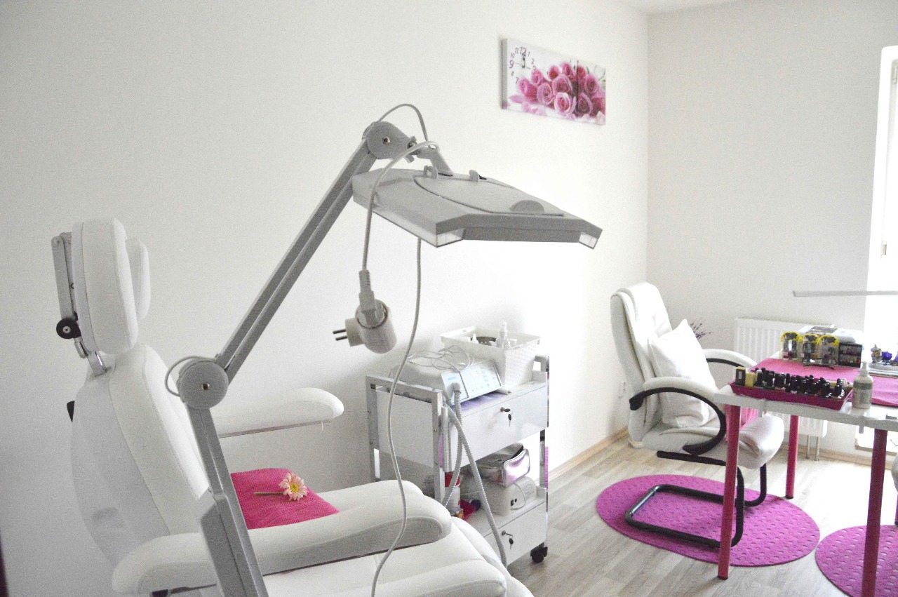 Marcela Ihracká - nehtová pohotovost foto 2